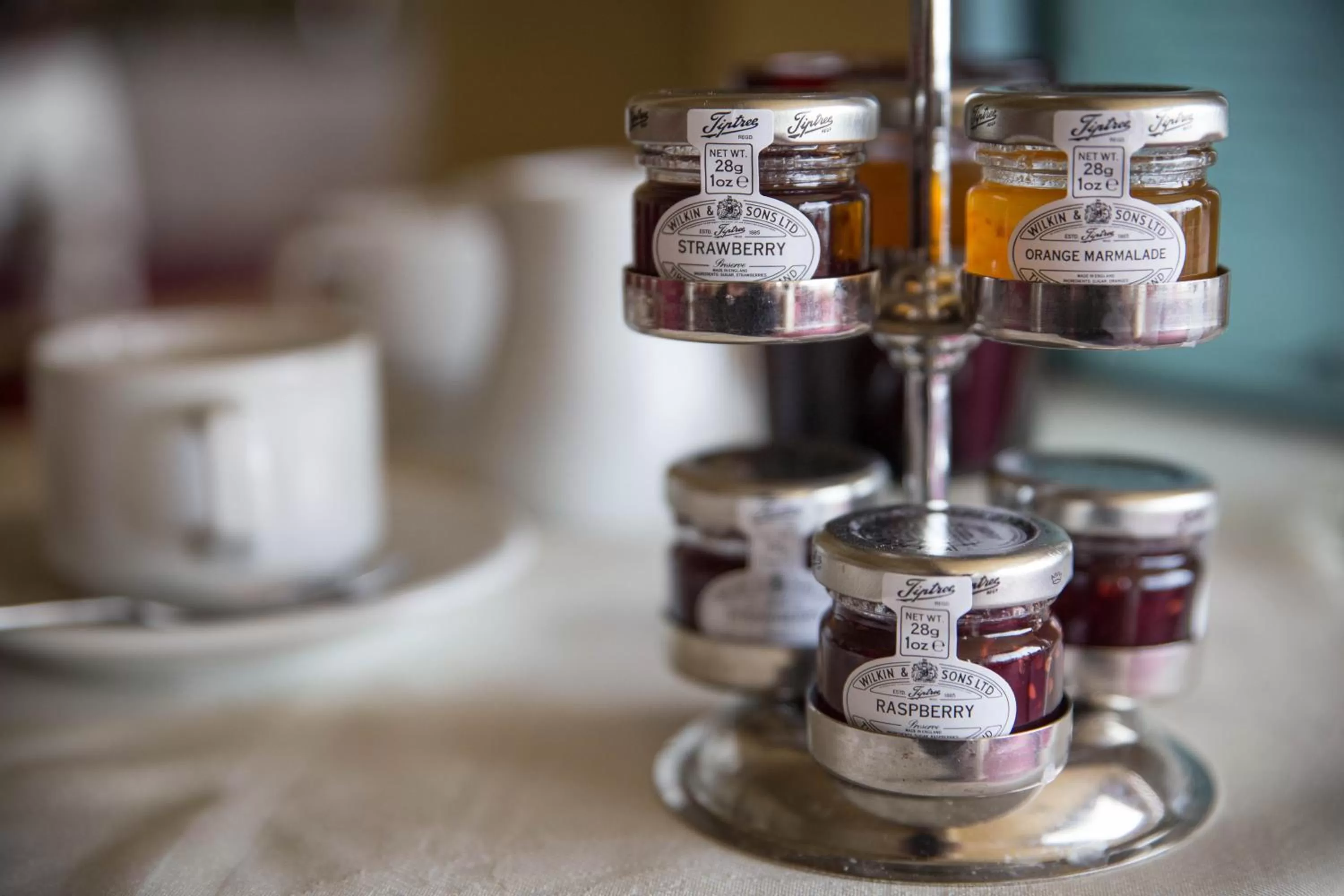 Restaurant/places to eat in The Queens Hotel