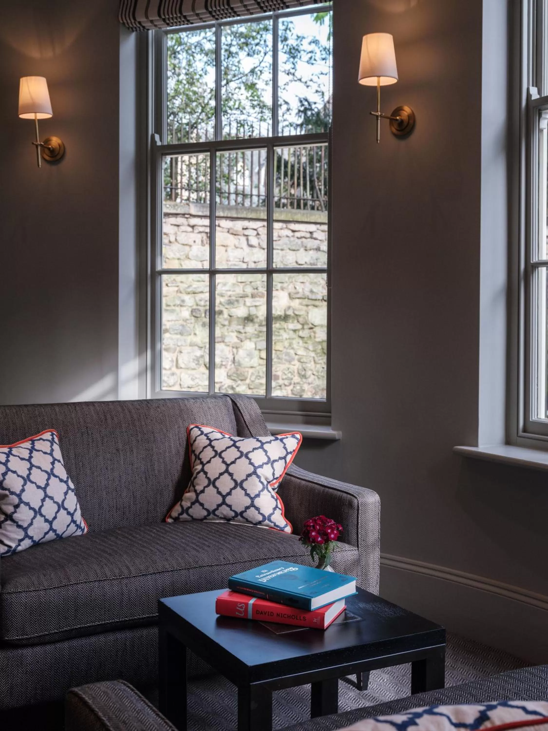 Library in Old Bank Hotel