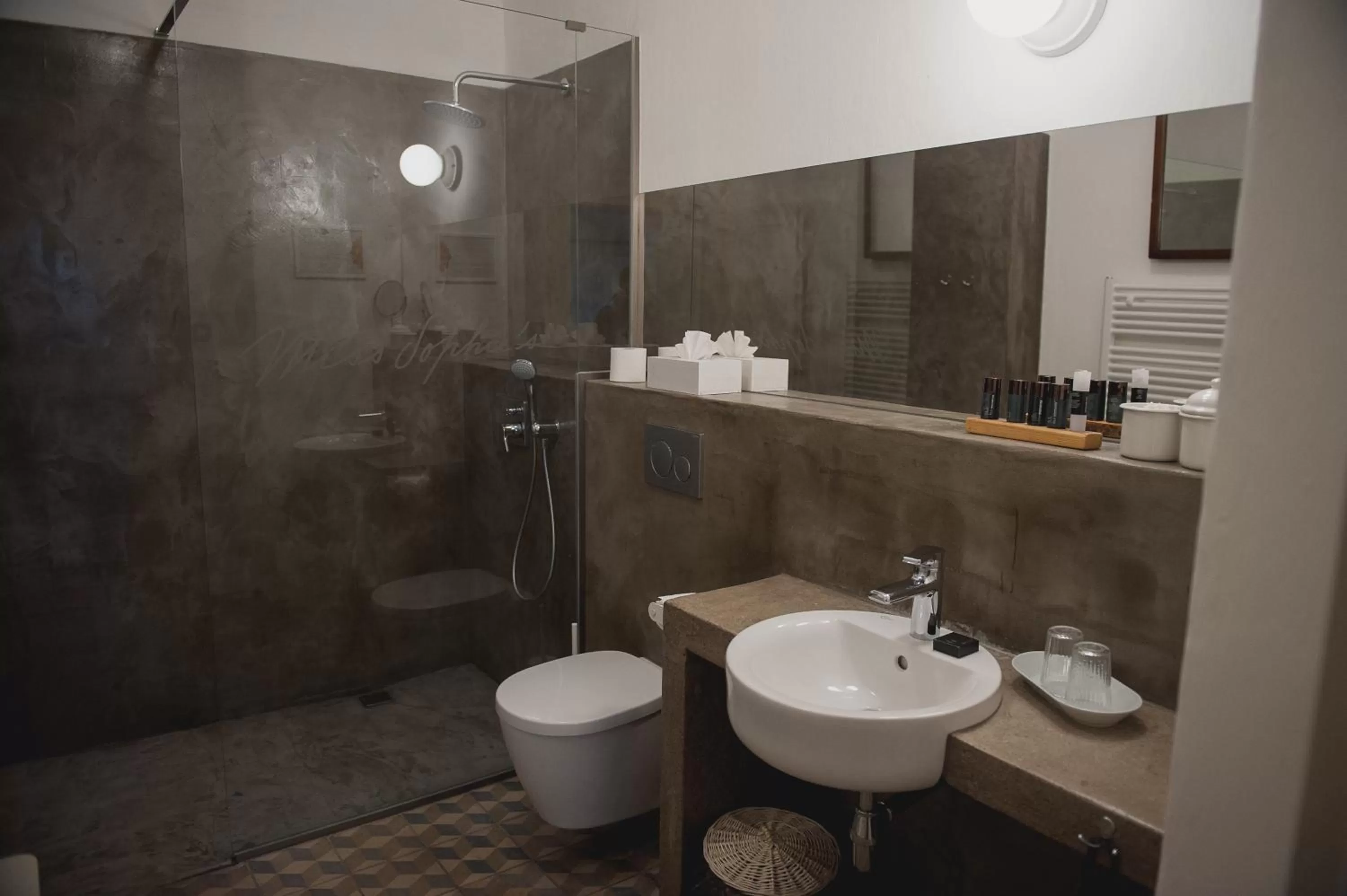 Shower in Miss Sophie's Olomouc - Boutique Hotel