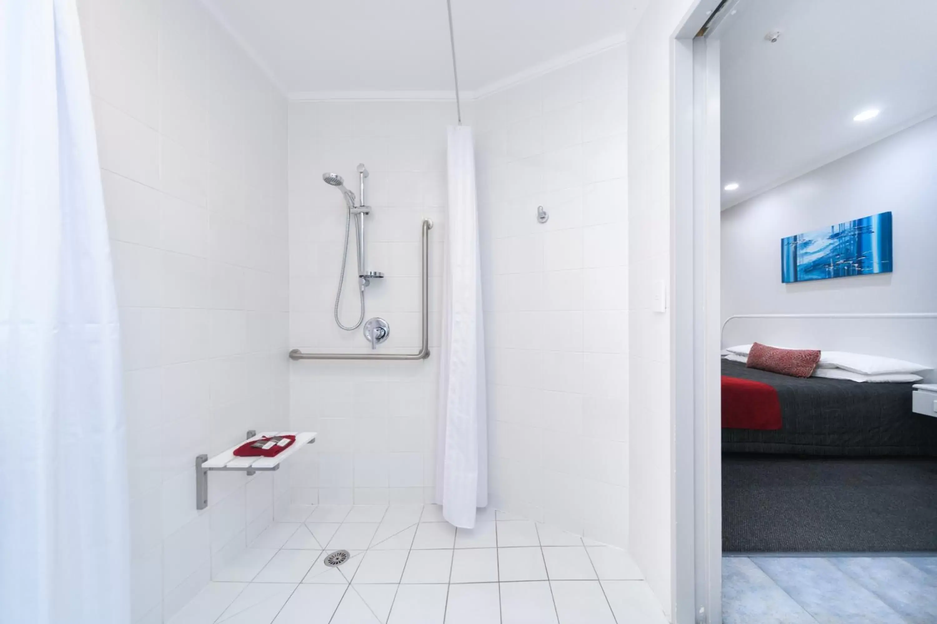 Bathroom in Aubyn Court Spa Motel