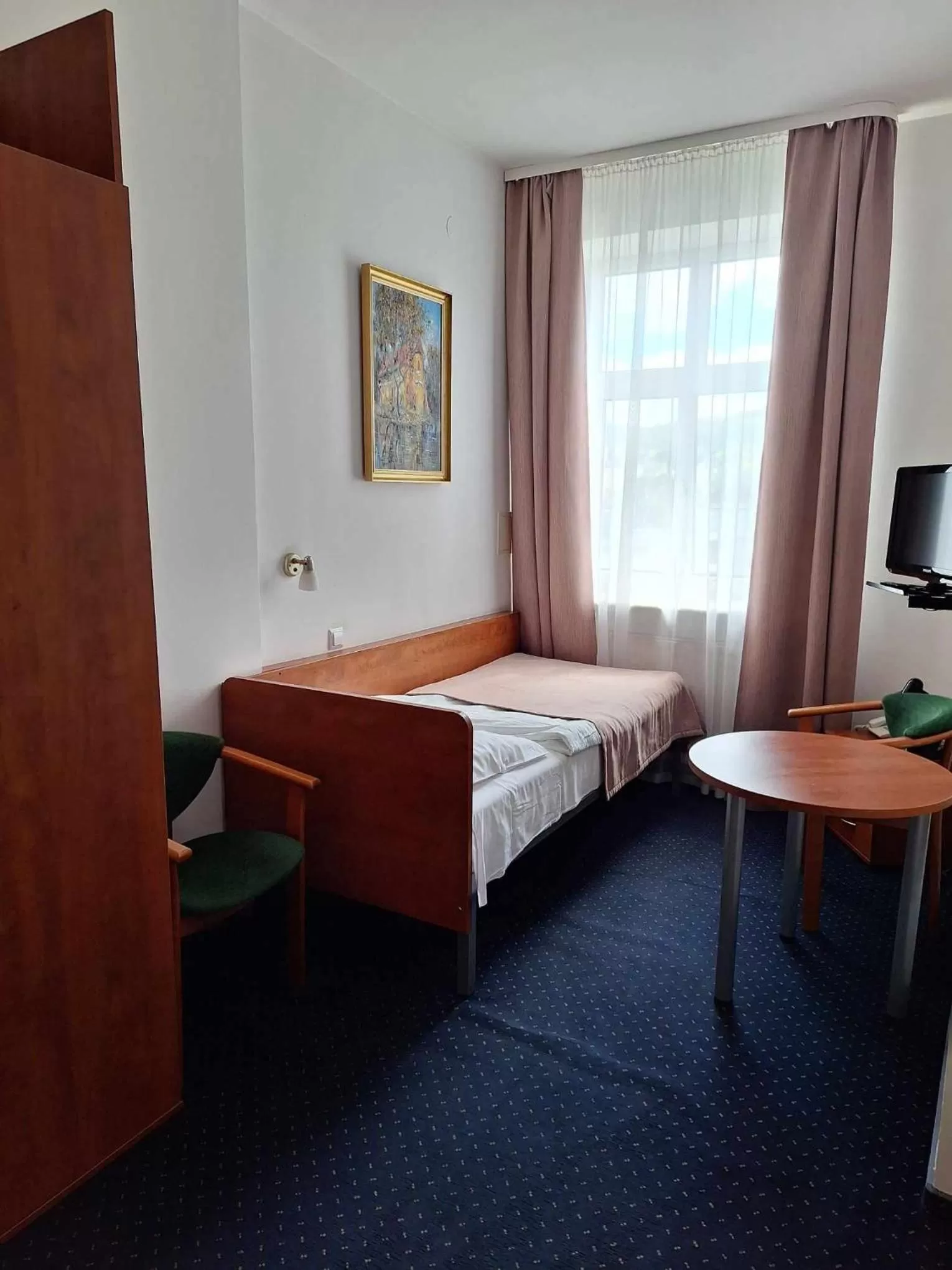 Photo of the whole room, Bed in Hotel *** NAT Krynica Zdrój