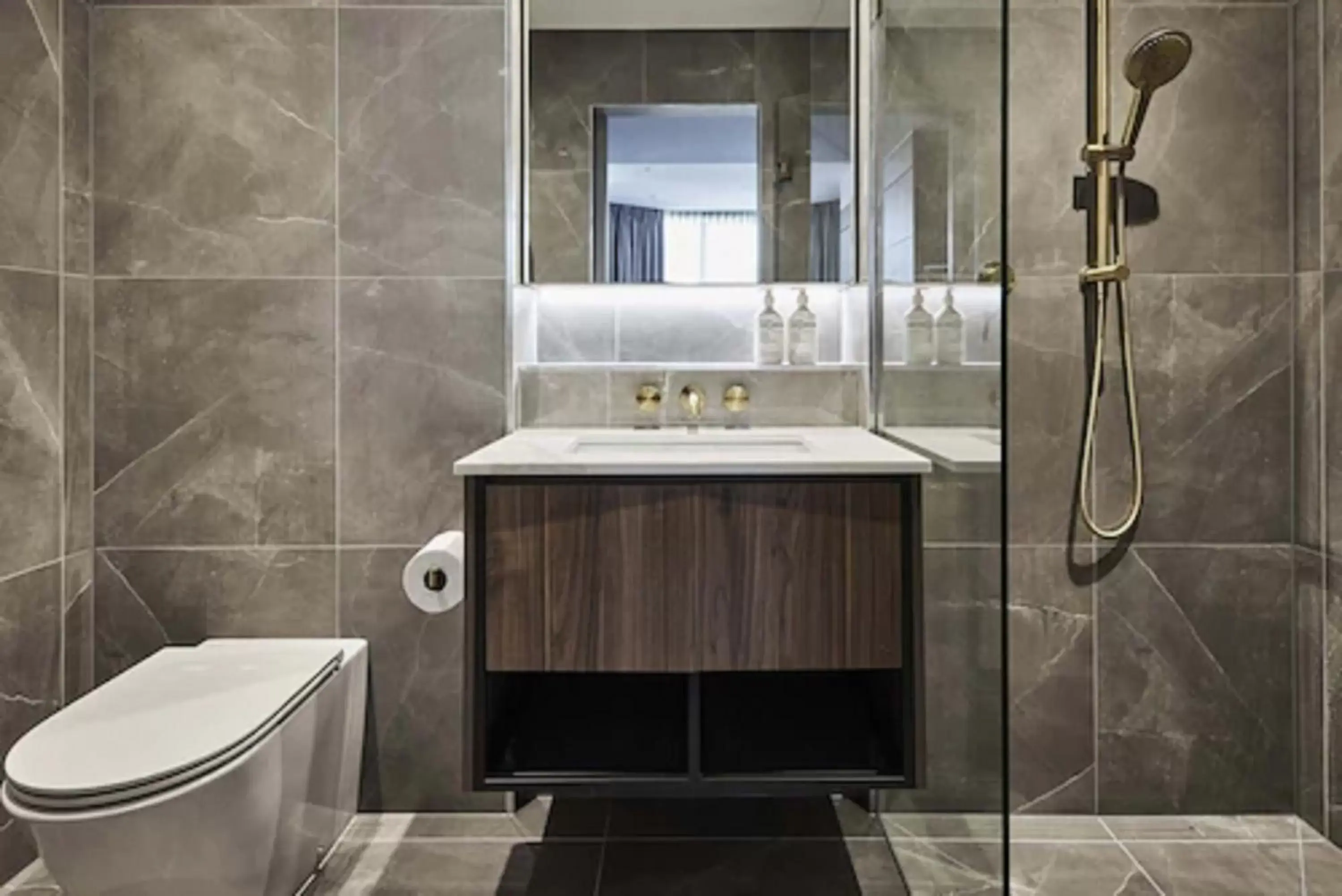 Bathroom in Adina Apartment Hotel Melbourne, Pentridge