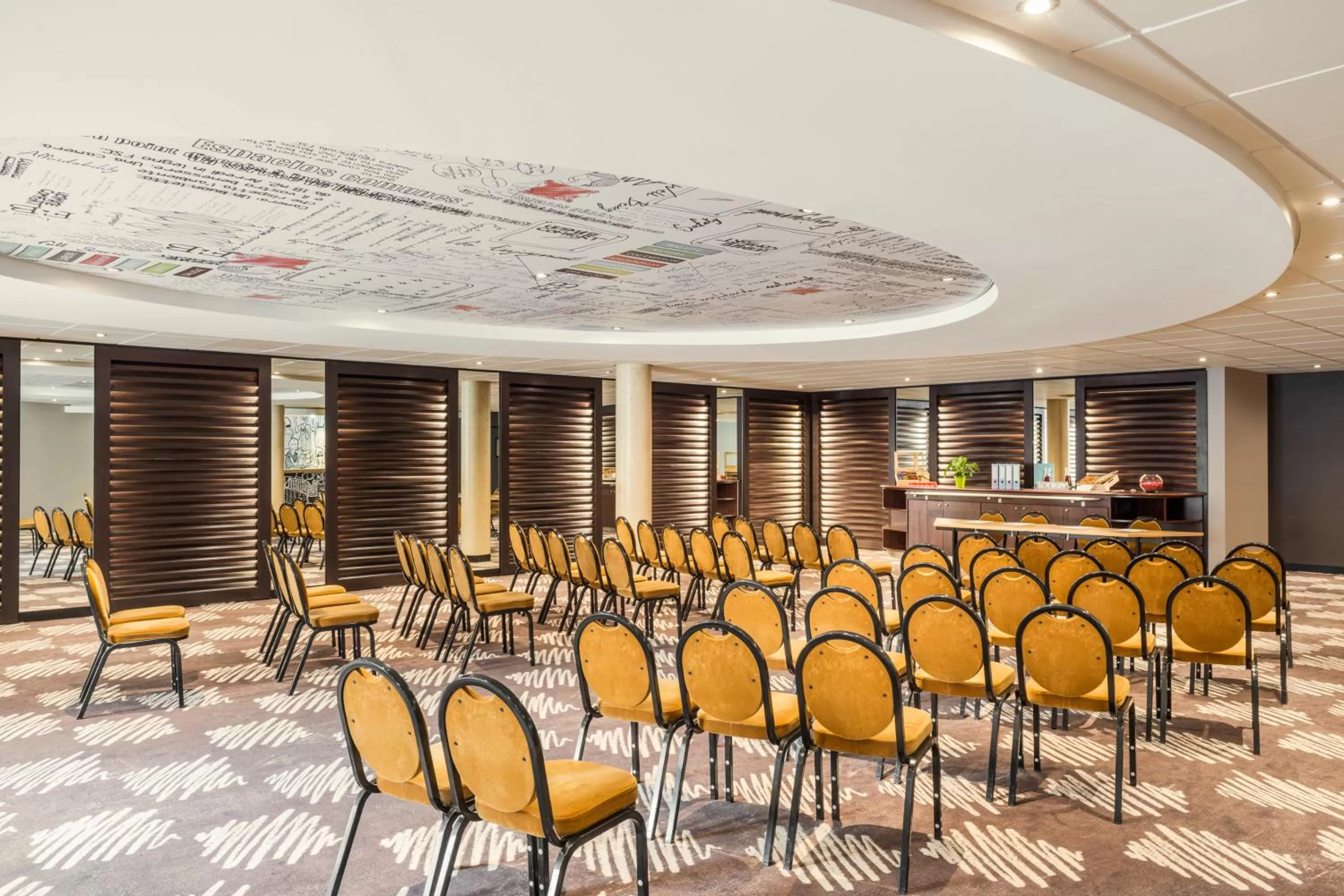 Meeting/conference room in ibis Troyes Centre