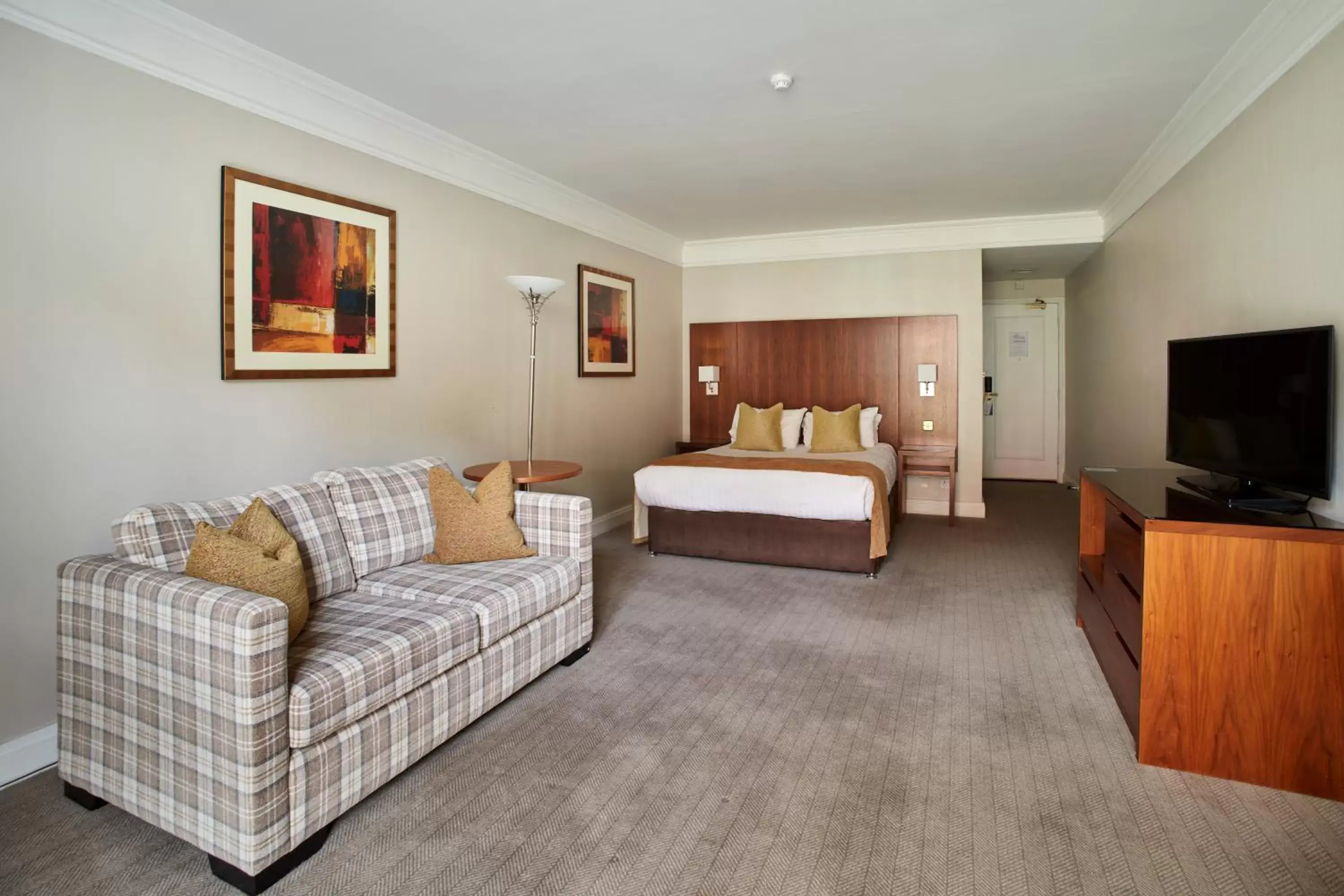 Bedroom, Seating Area in Coldra Court Hotel by Celtic Manor