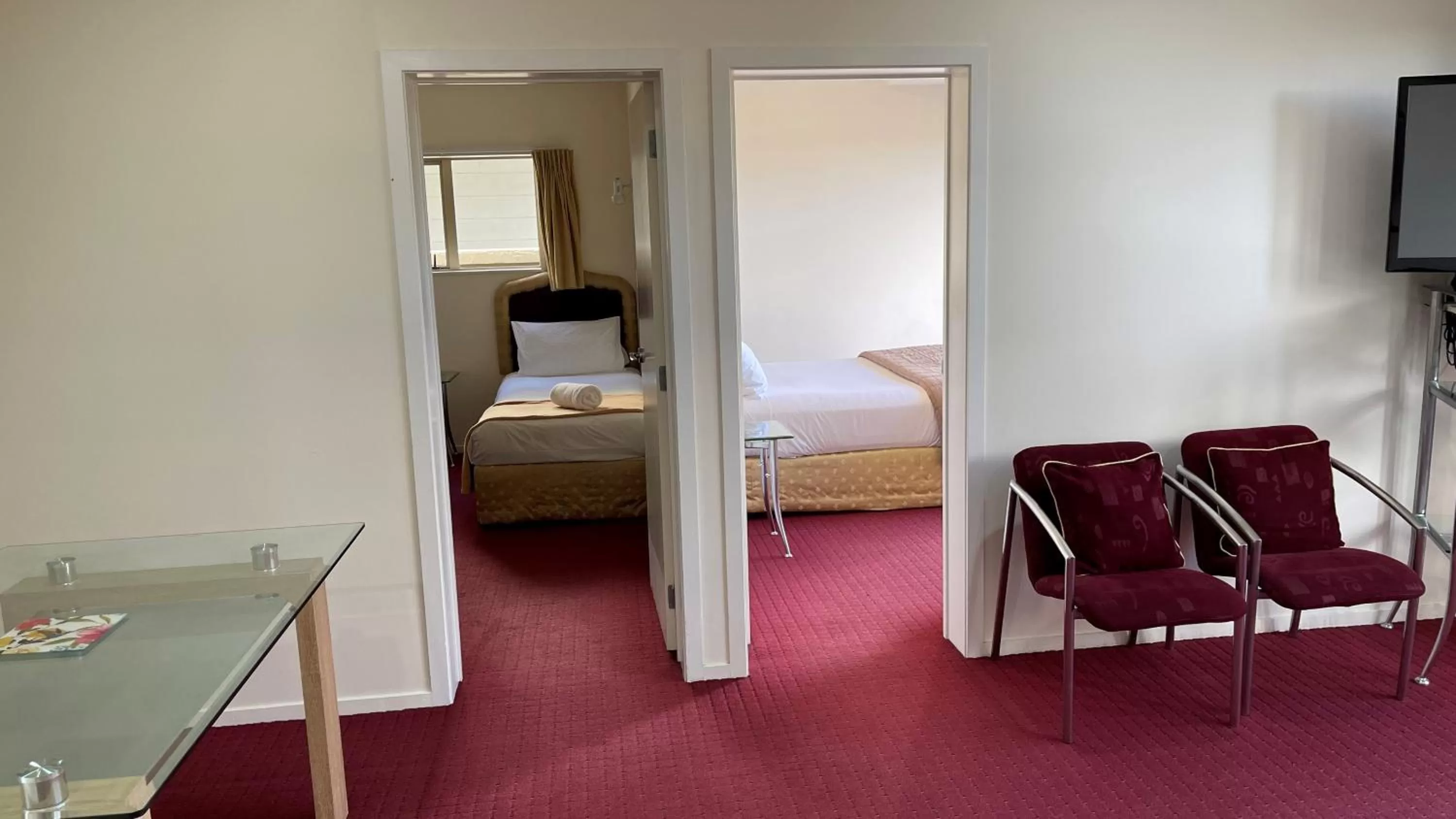 Bed in Chantillys Motor Lodge