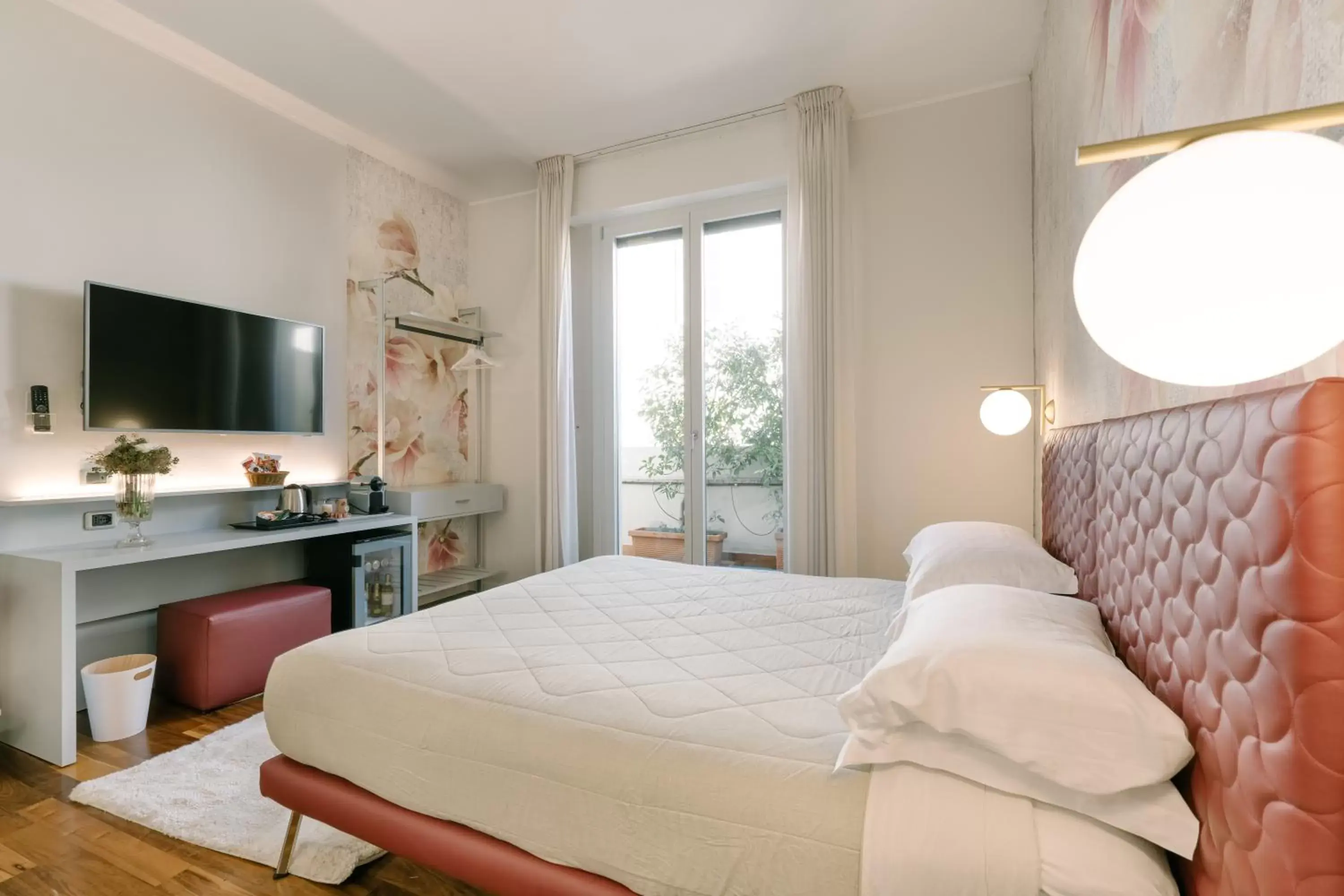 Photo of the whole room, Bed in Hotel Giulietta e Romeo ***S