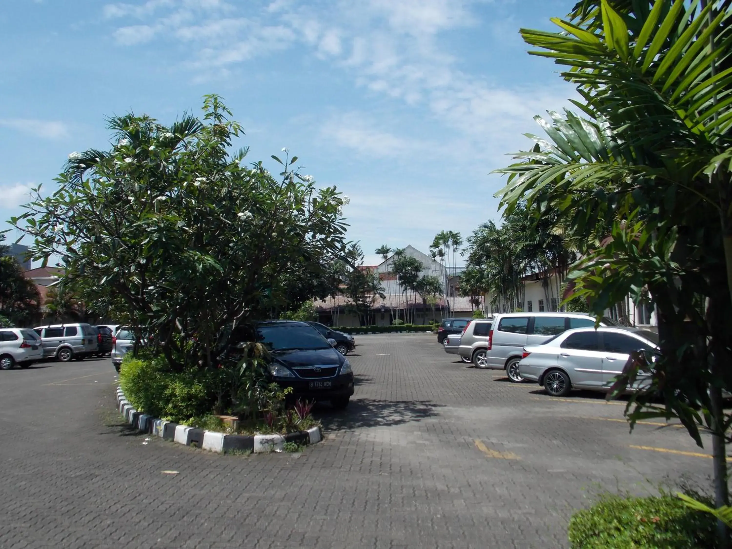 Parking in Puri Jaya Hotel