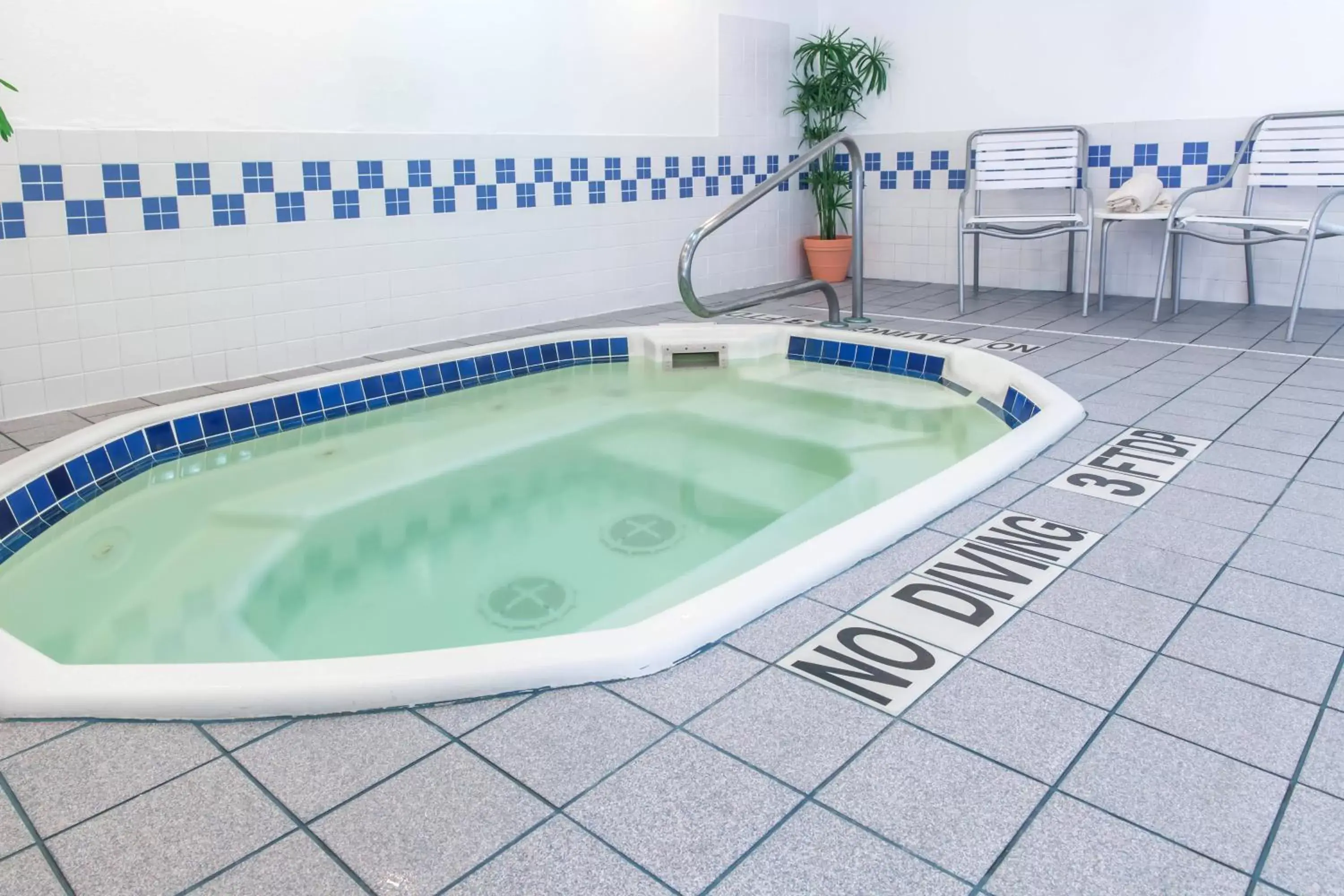 Fitness centre/facilities, Swimming Pool in Fairfield Inn & Suites Canton