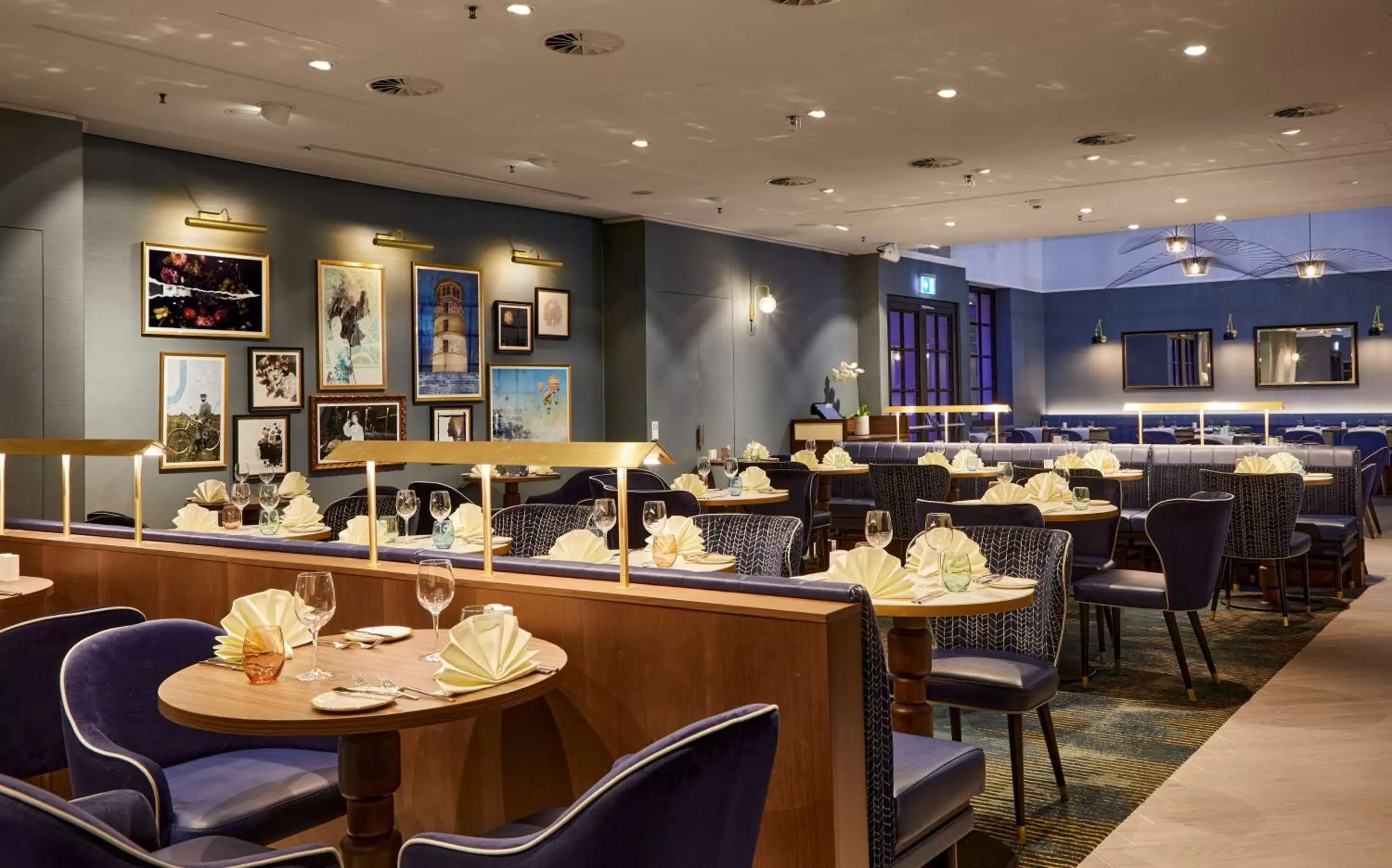 Restaurant/places to eat in Hilton Düsseldorf Restaurant/places to eat in Hilton Düsseldorf