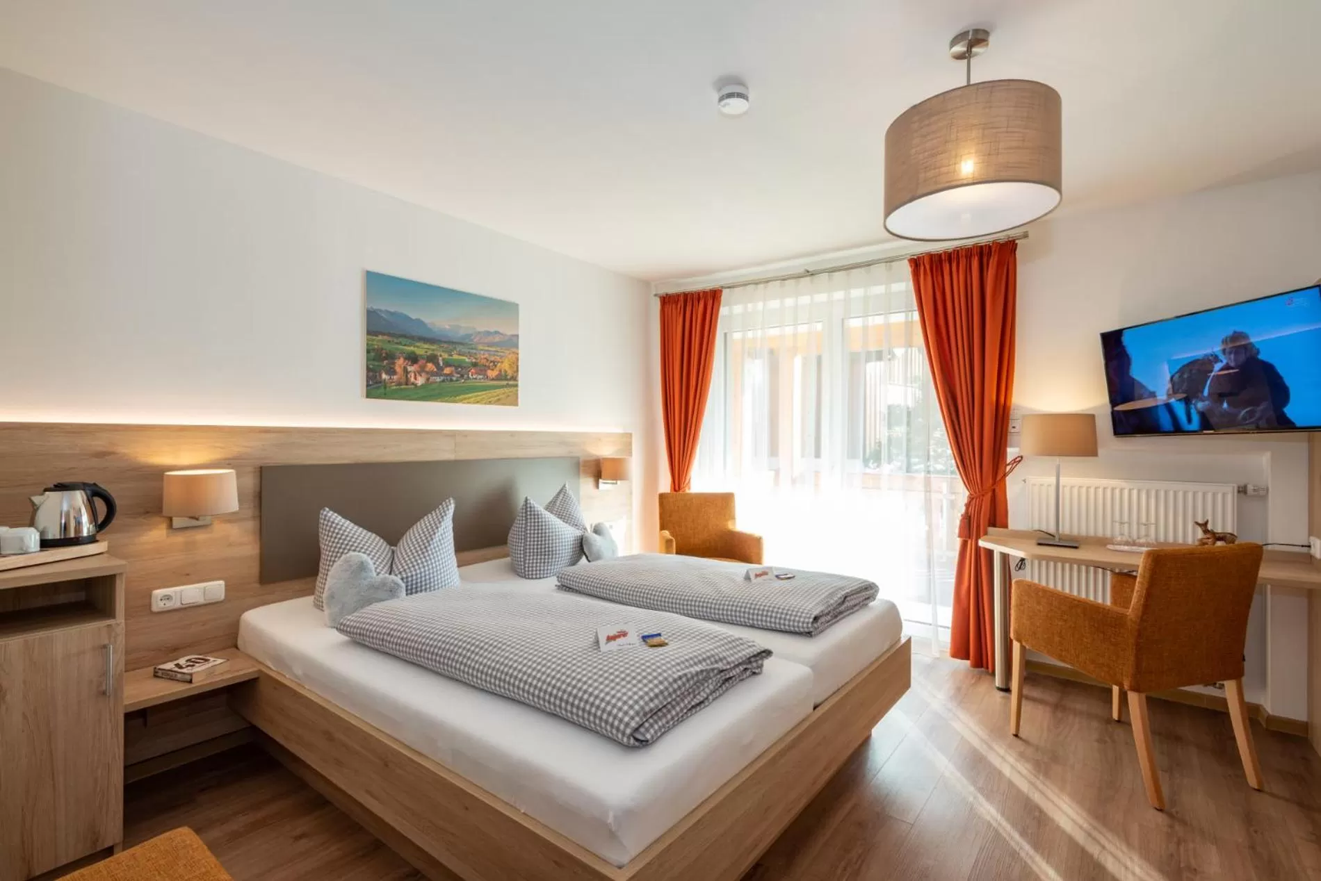 Shower, Bed in Boutique Hotel Angerer