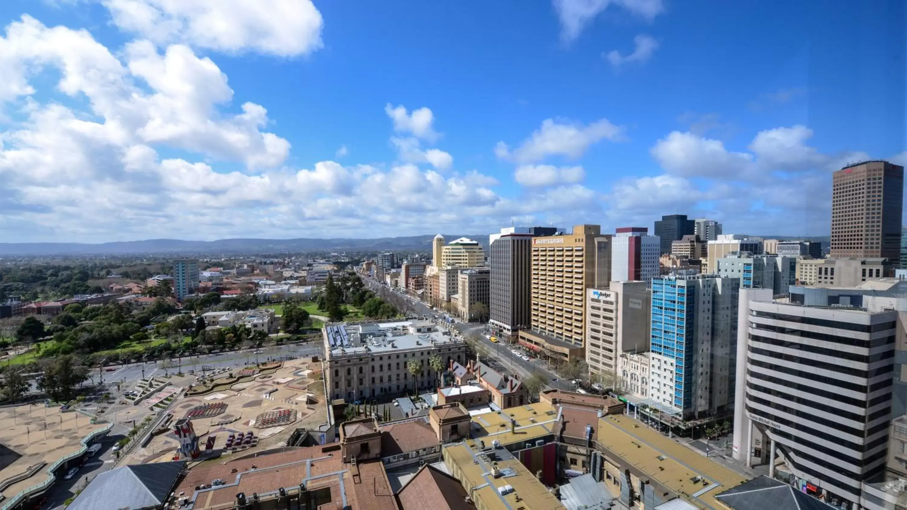 Photo of the whole room, Bird's-eye View in InterContinental Adelaide, an IHG Hotel