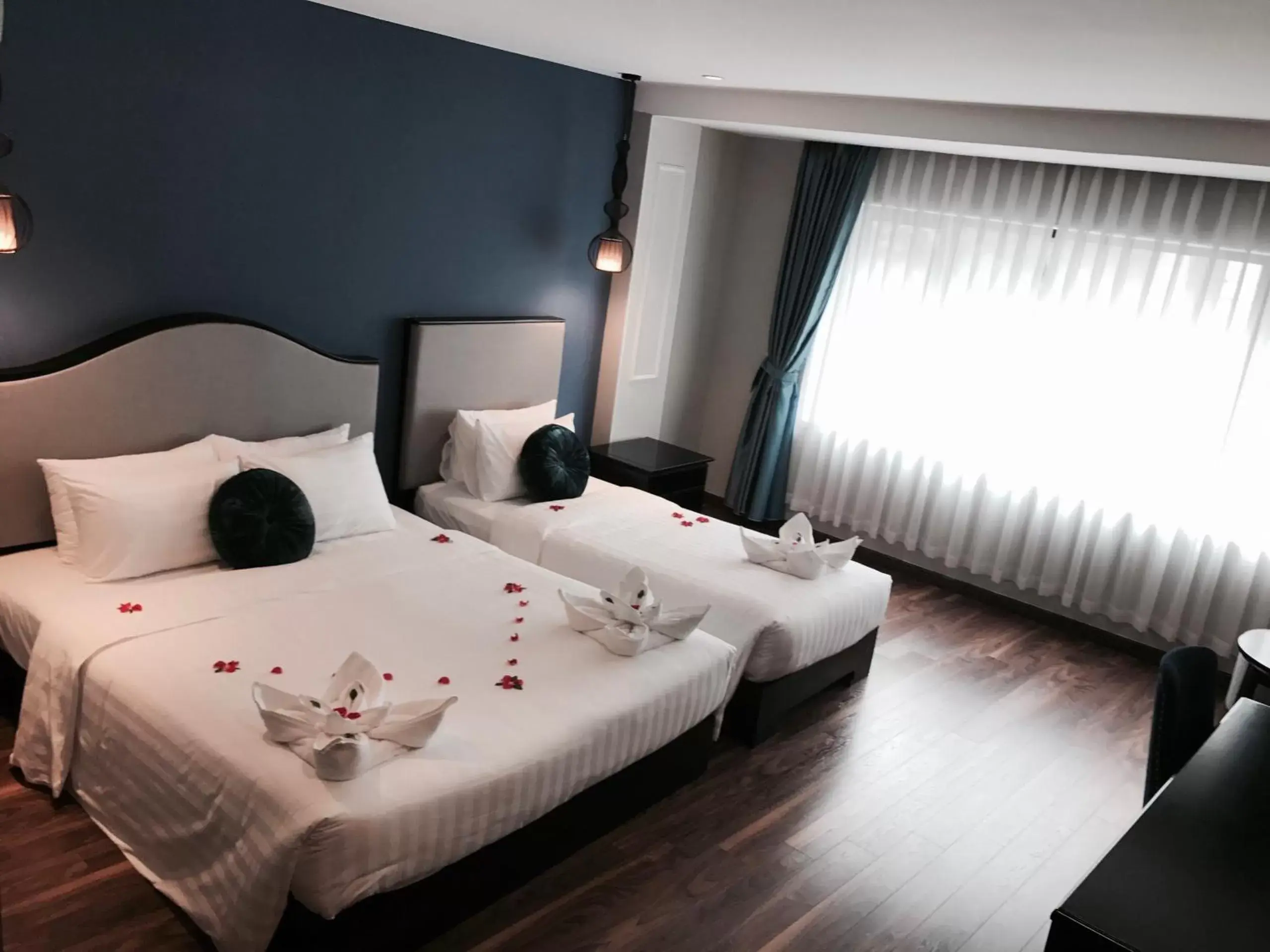 Bedroom, Bed in Hanoi La Castela Hotel