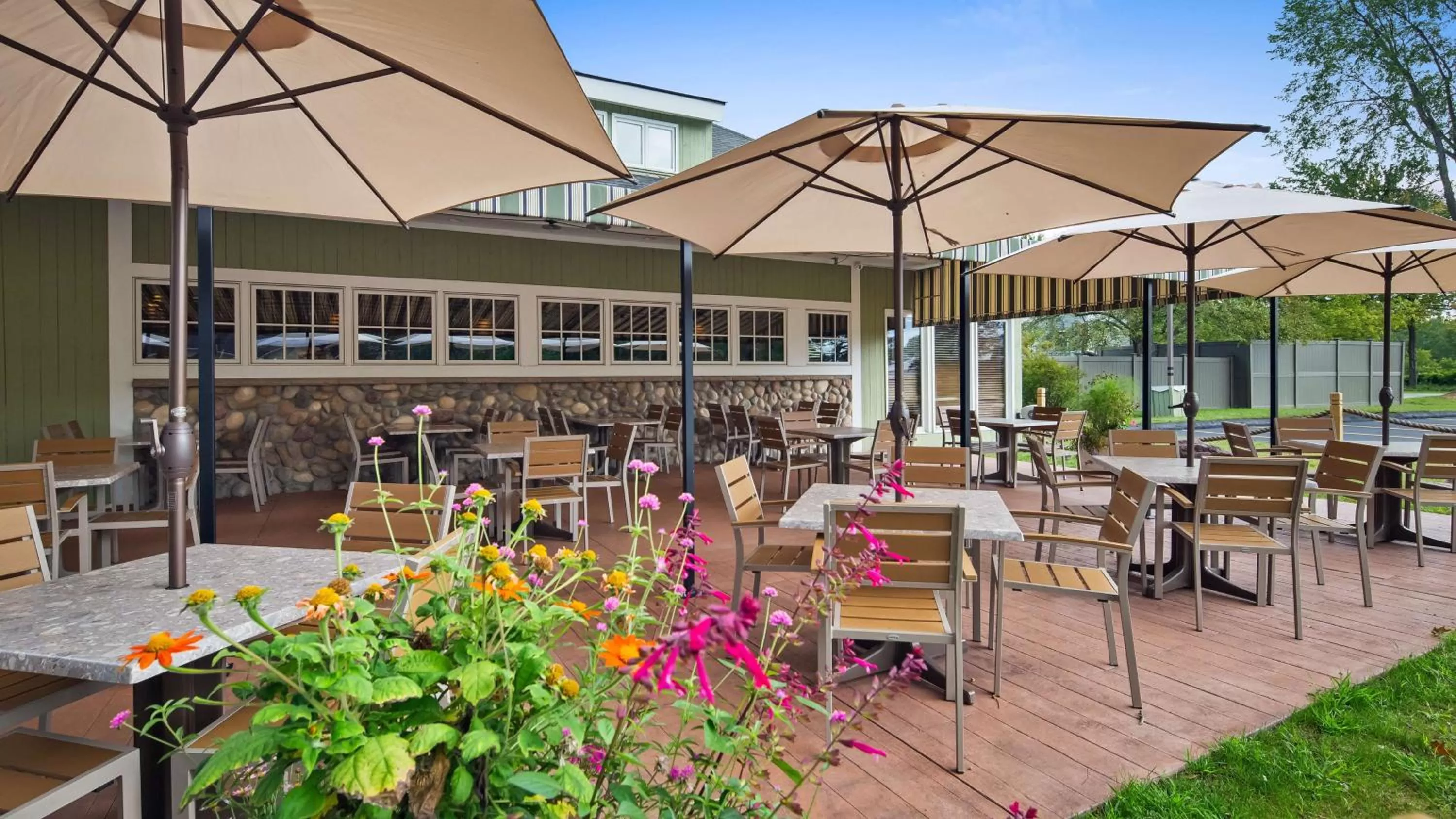 Restaurant/places to eat in Best Western Plus Windjammer Inn & Conference Center