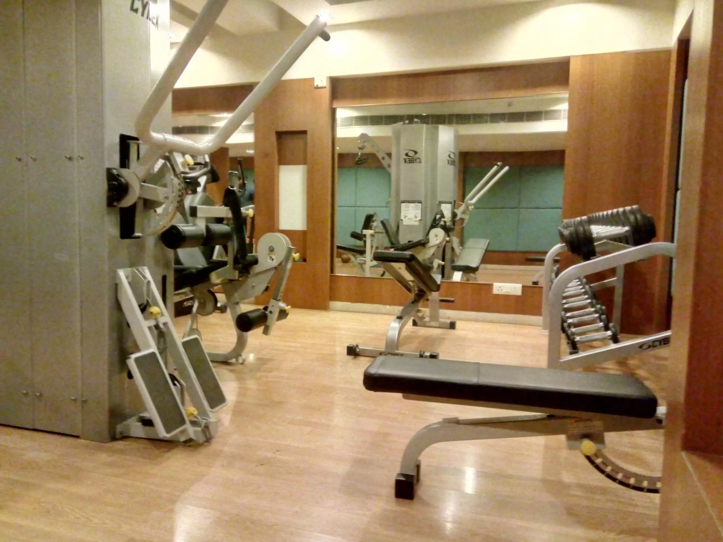 Fitness centre/facilities in Hampshire Plaza