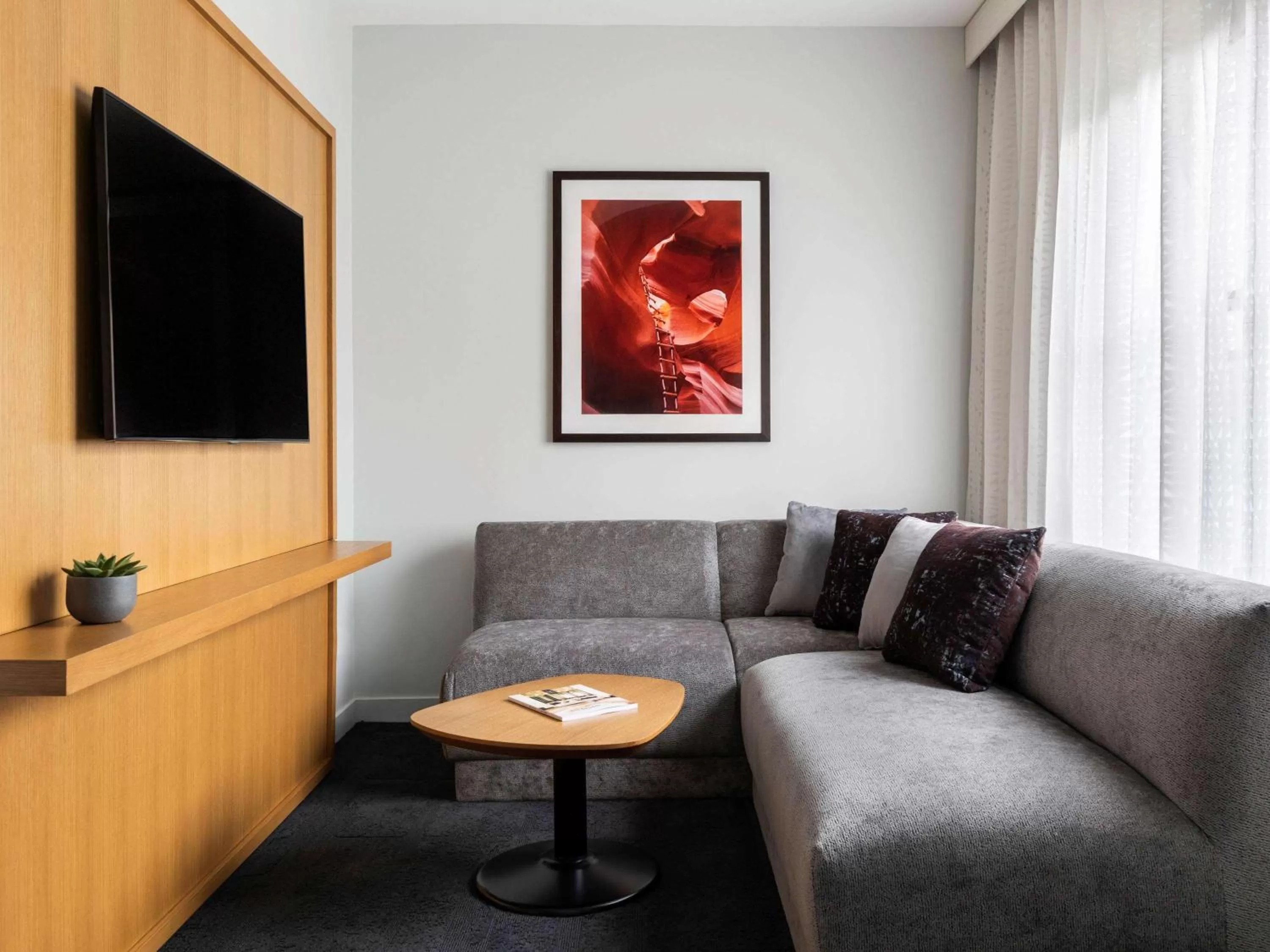 Photo of the whole room in 21c Museum Hotel Chicago