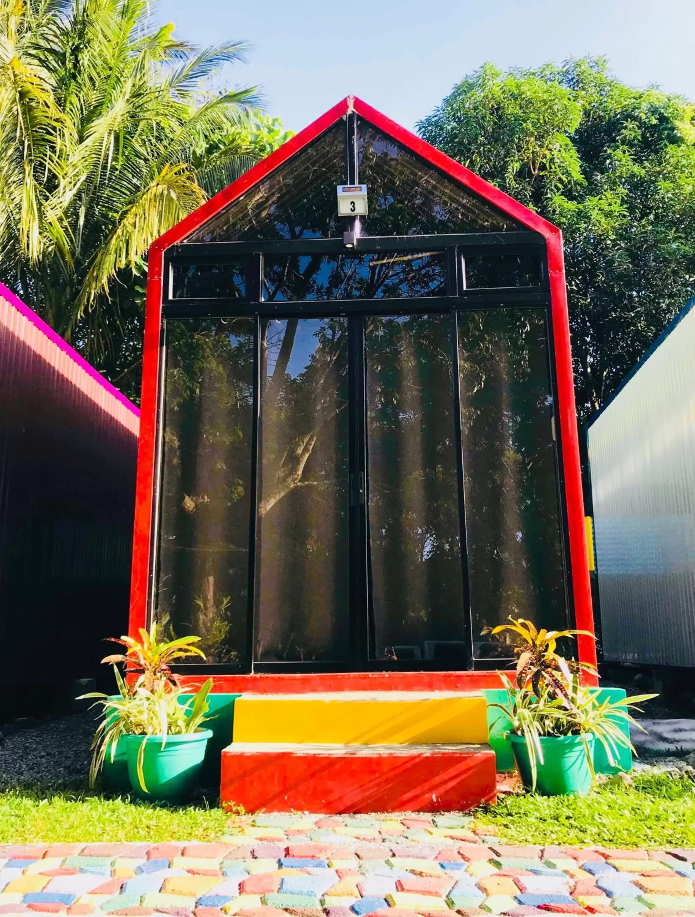 Facade/entrance, Garden in Lanzones Cabana