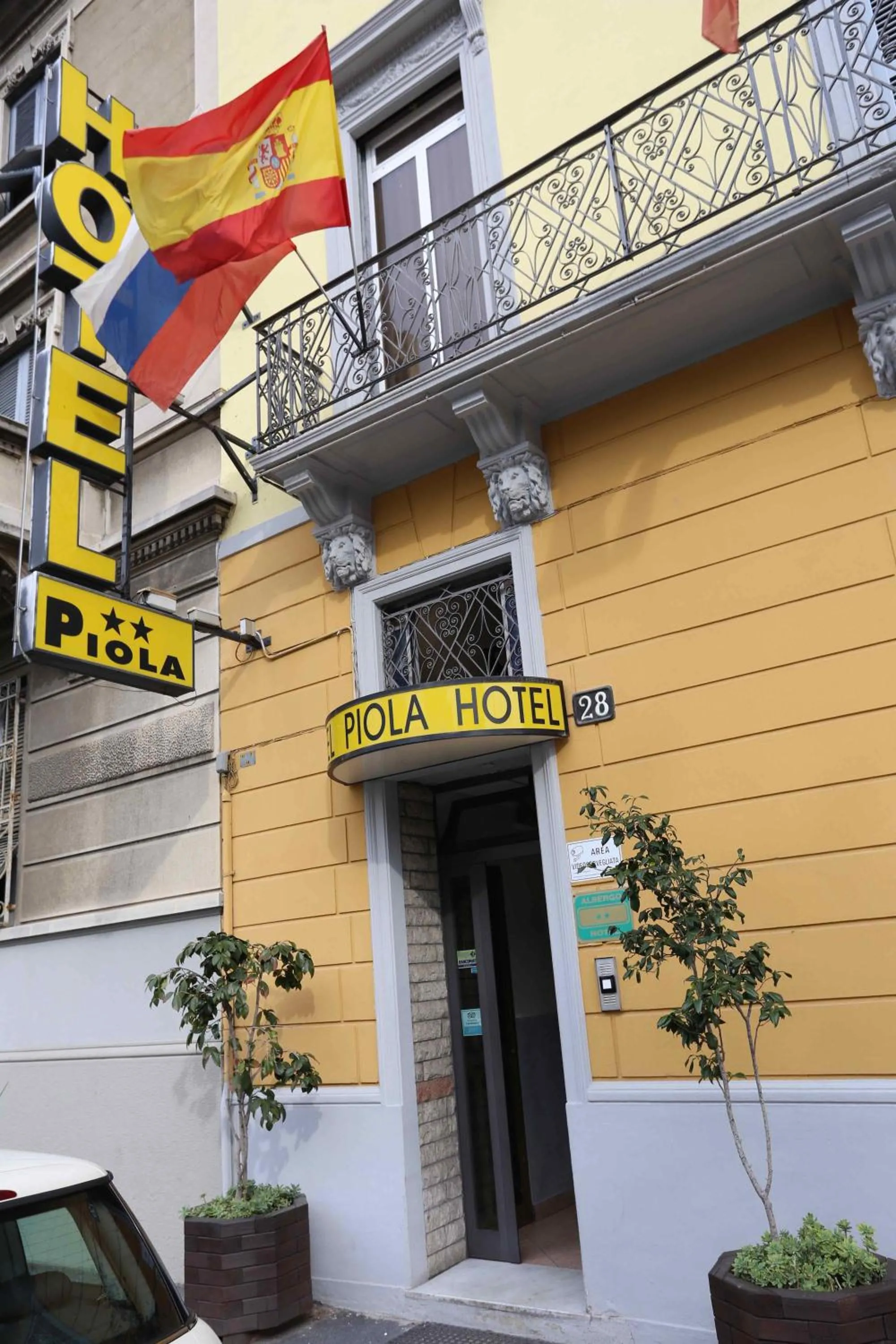 Facade/entrance in Hotel Piola