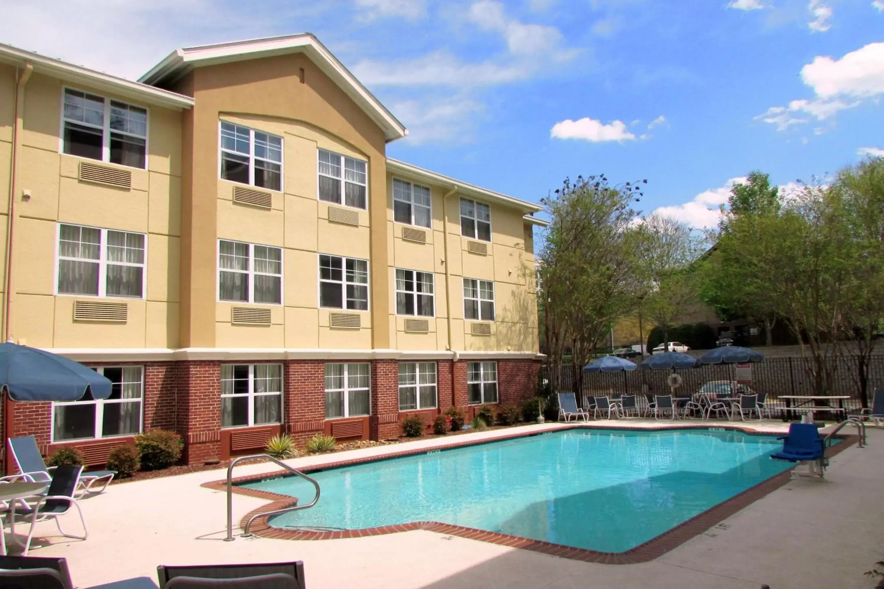 Pool view, Swimming Pool in Extended Stay America Suites - Atlanta - Alpharetta - Northpoint - West