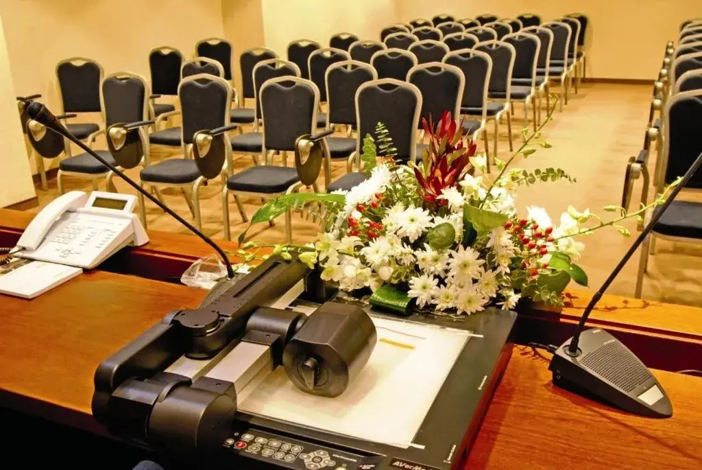 Business facilities in Lux Garden Hotel