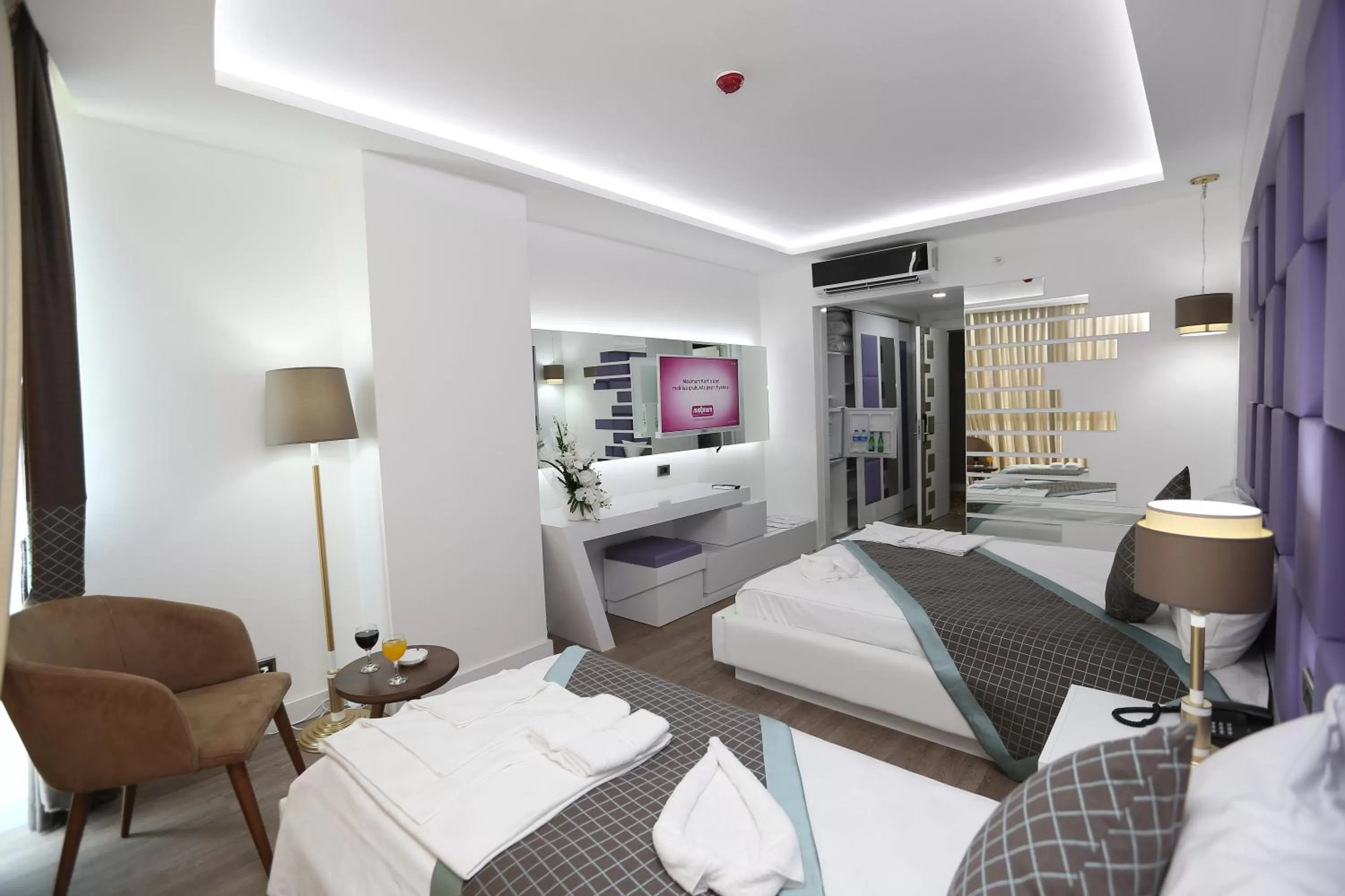 Photo of the whole room, Bed in Elips Royal Hotel & SPA