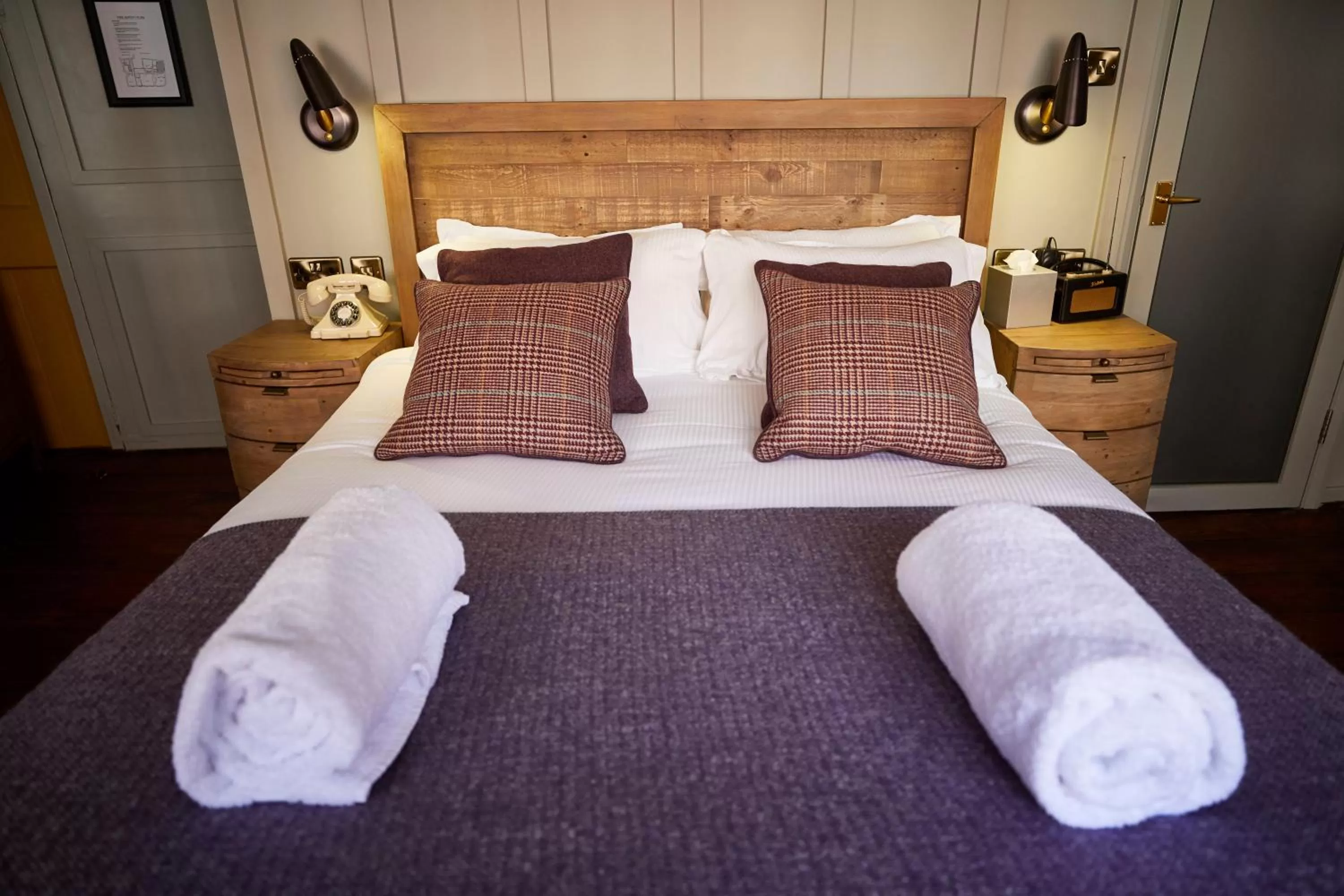 Decorative detail, Bed in Wykeham Arms