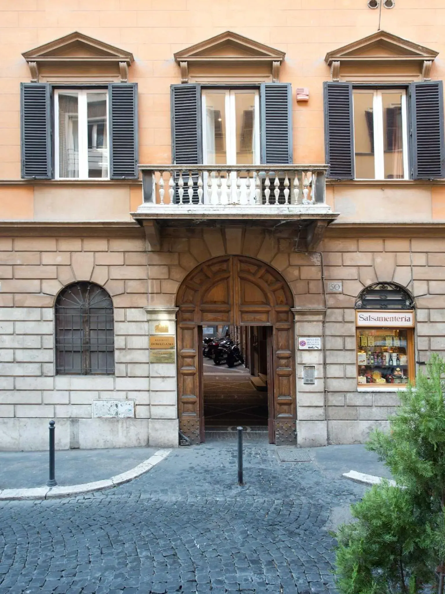 Facade/entrance, Property Building in Residenza Domiziano