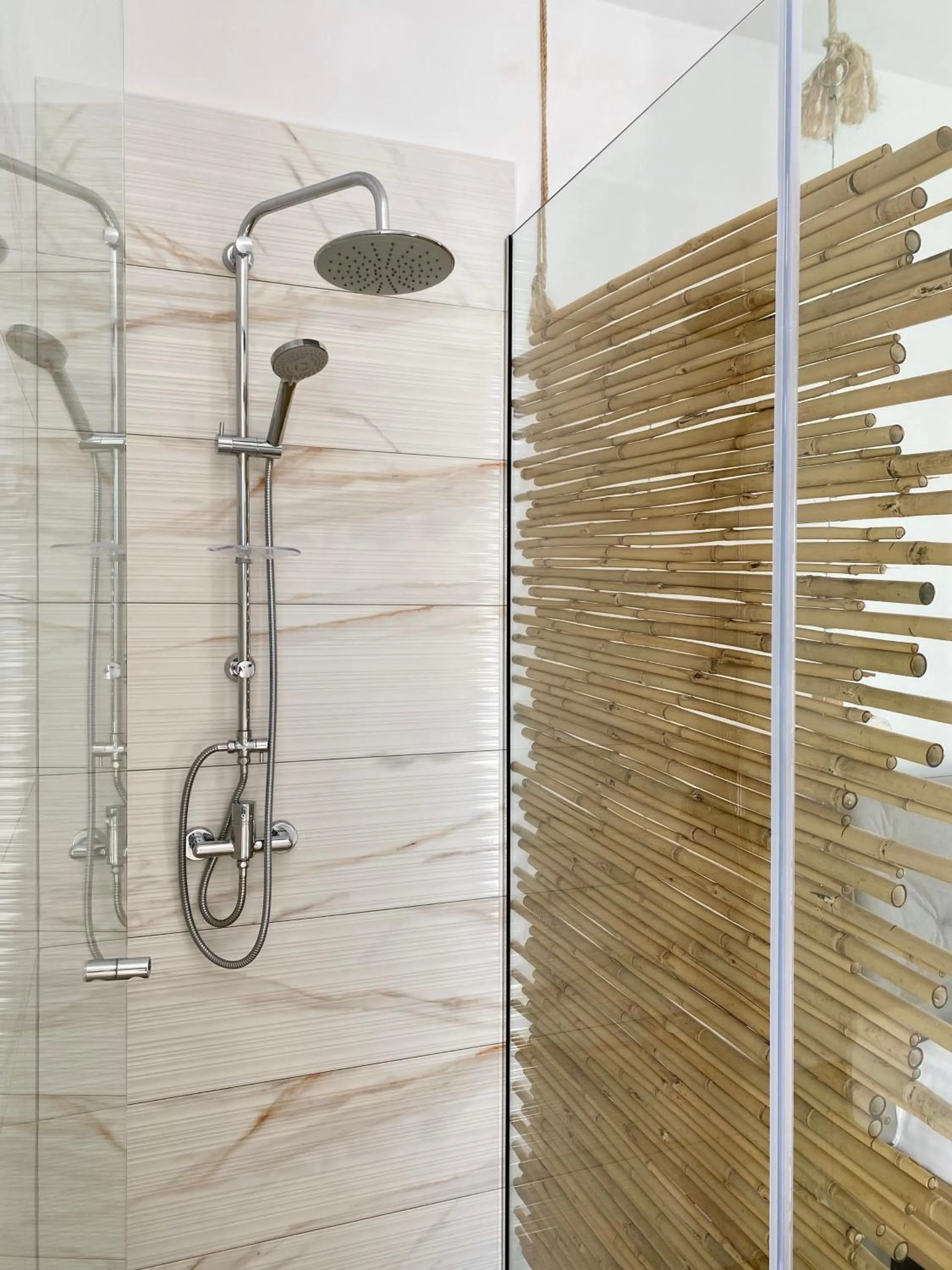 Shower in Fikas Hotel