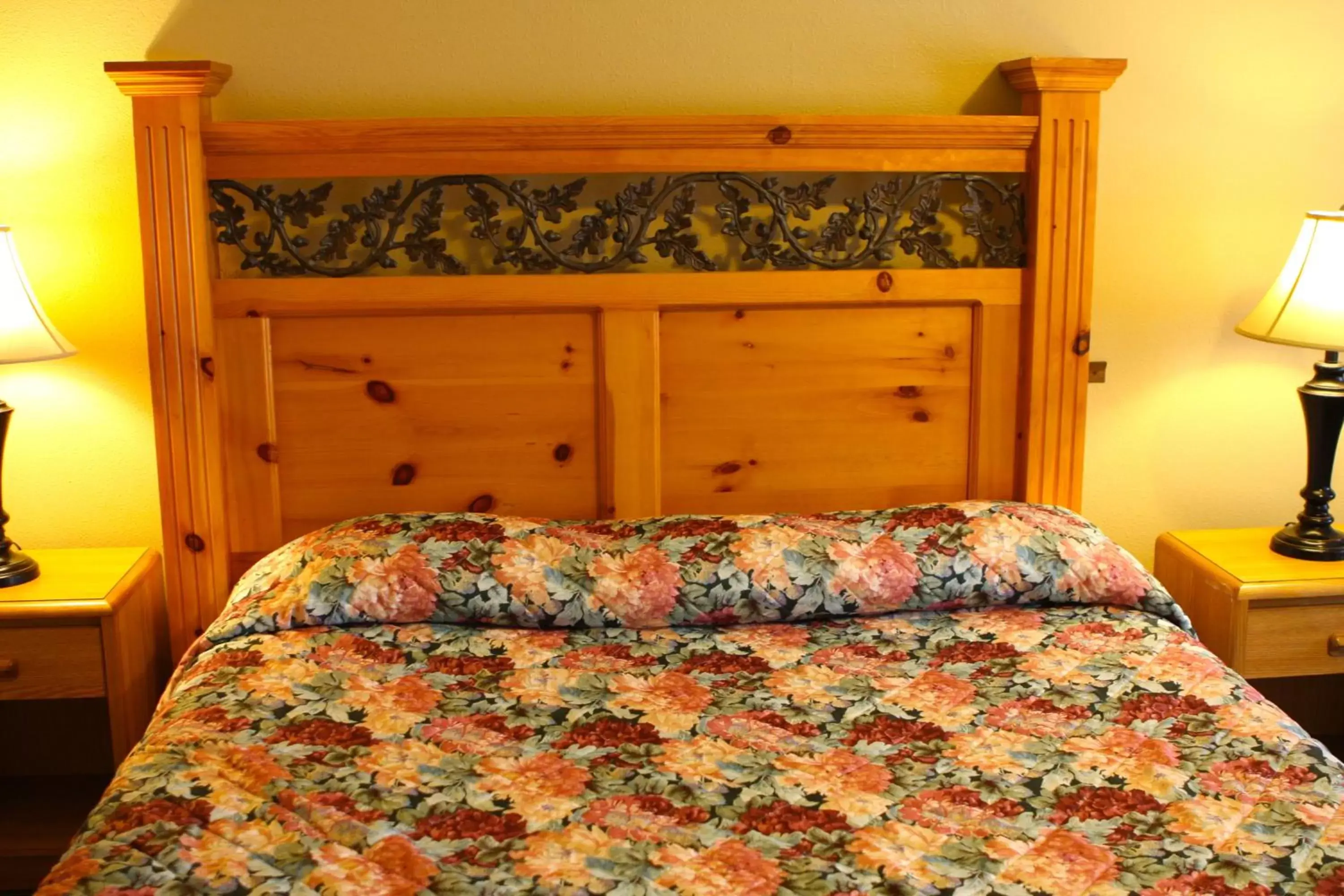 Bed in San Luis Inn and Suites