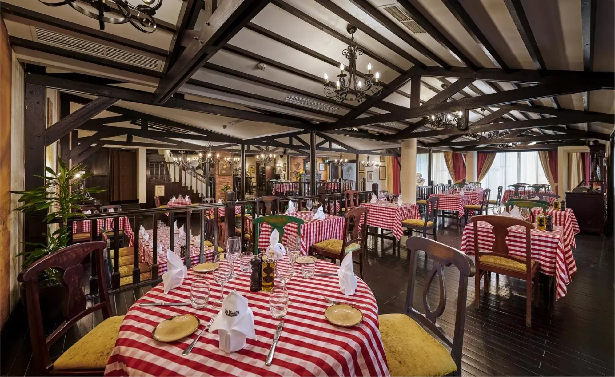 Meals, Restaurant/Places to Eat in Millennium Airport Hotel Dubai