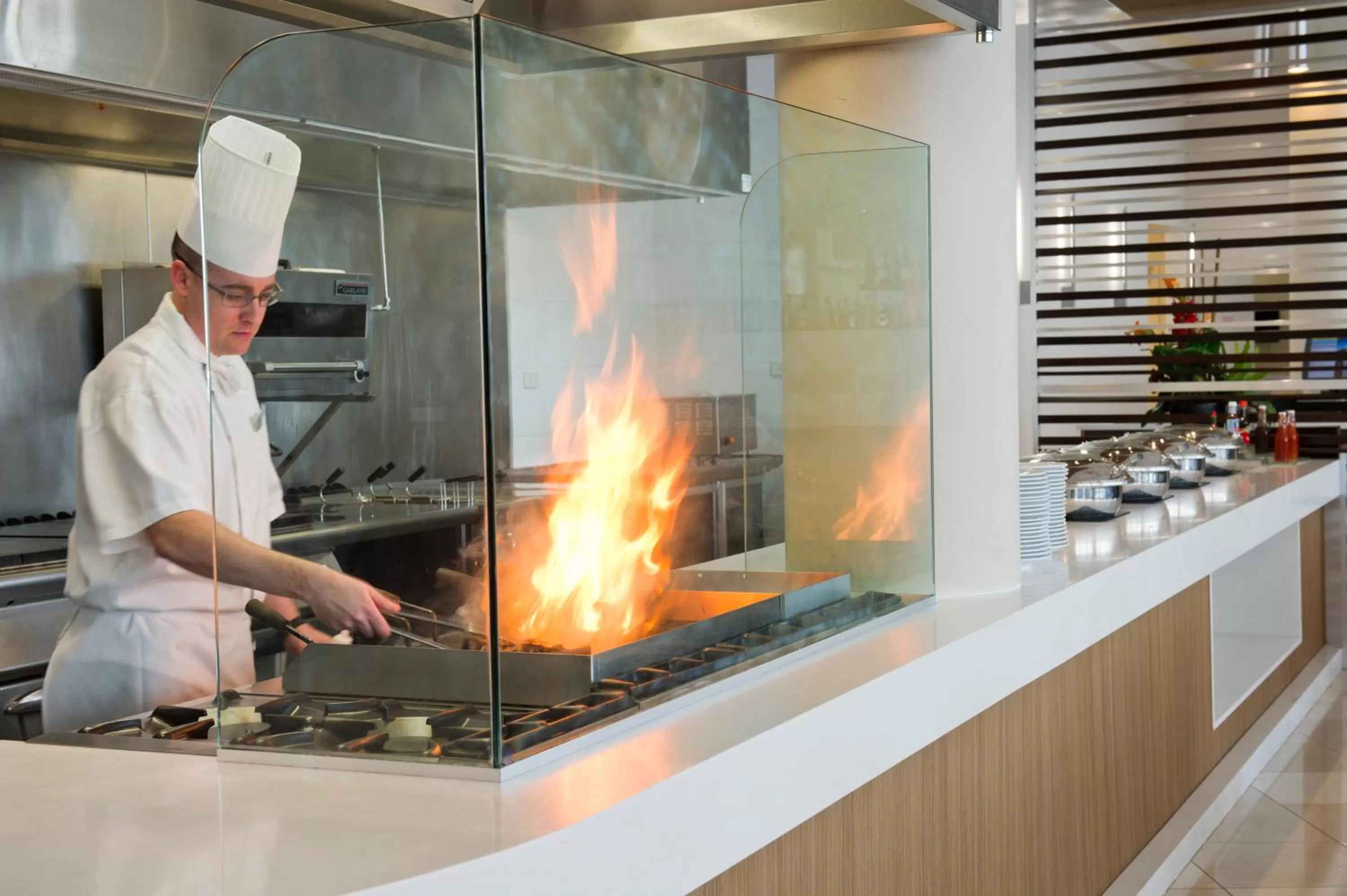 Restaurant/places to eat in Novotel Brisbane Airport