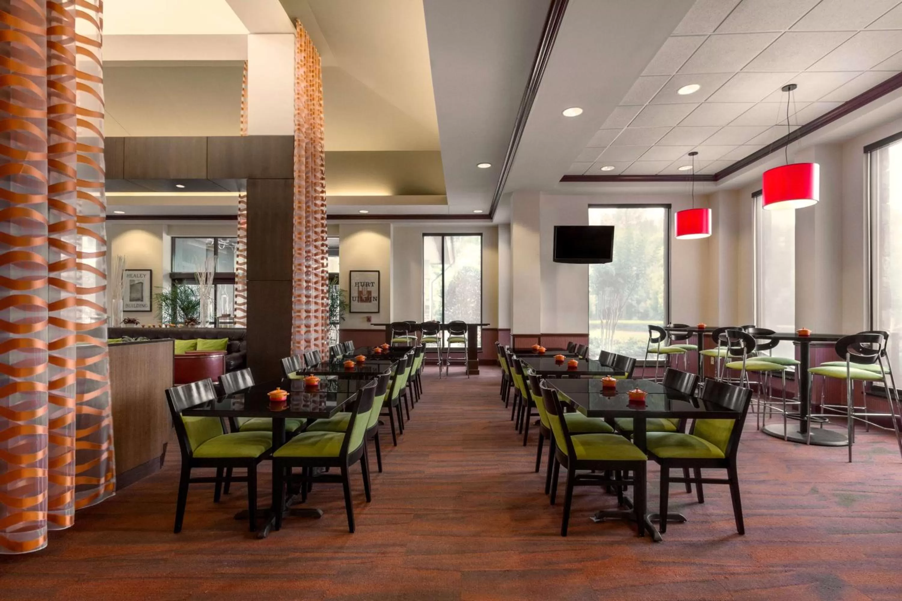 Dining area in Hilton Garden Inn Atlanta Marietta
