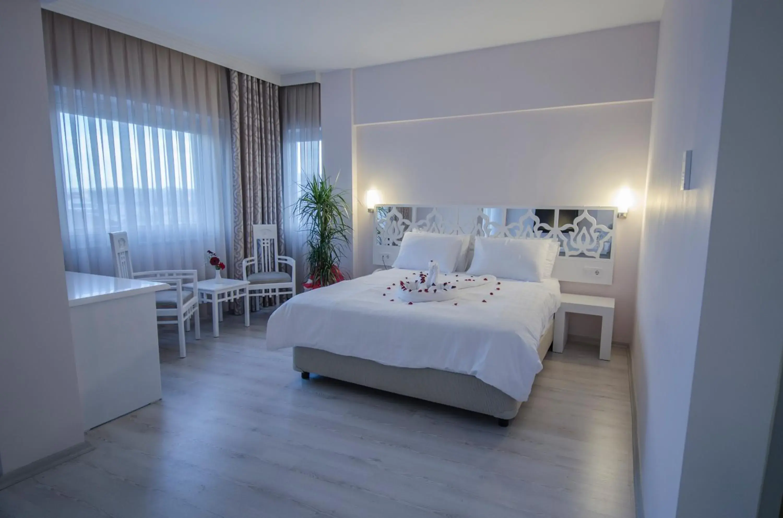 Photo of the whole room, Room Photo in Cimenoglu Hotel