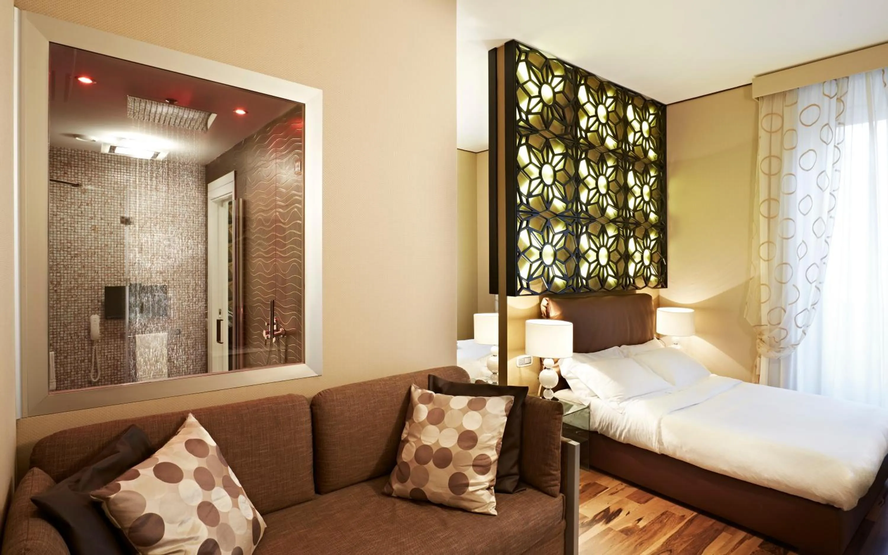 Bedroom, Bed in Spagna Royal Suite