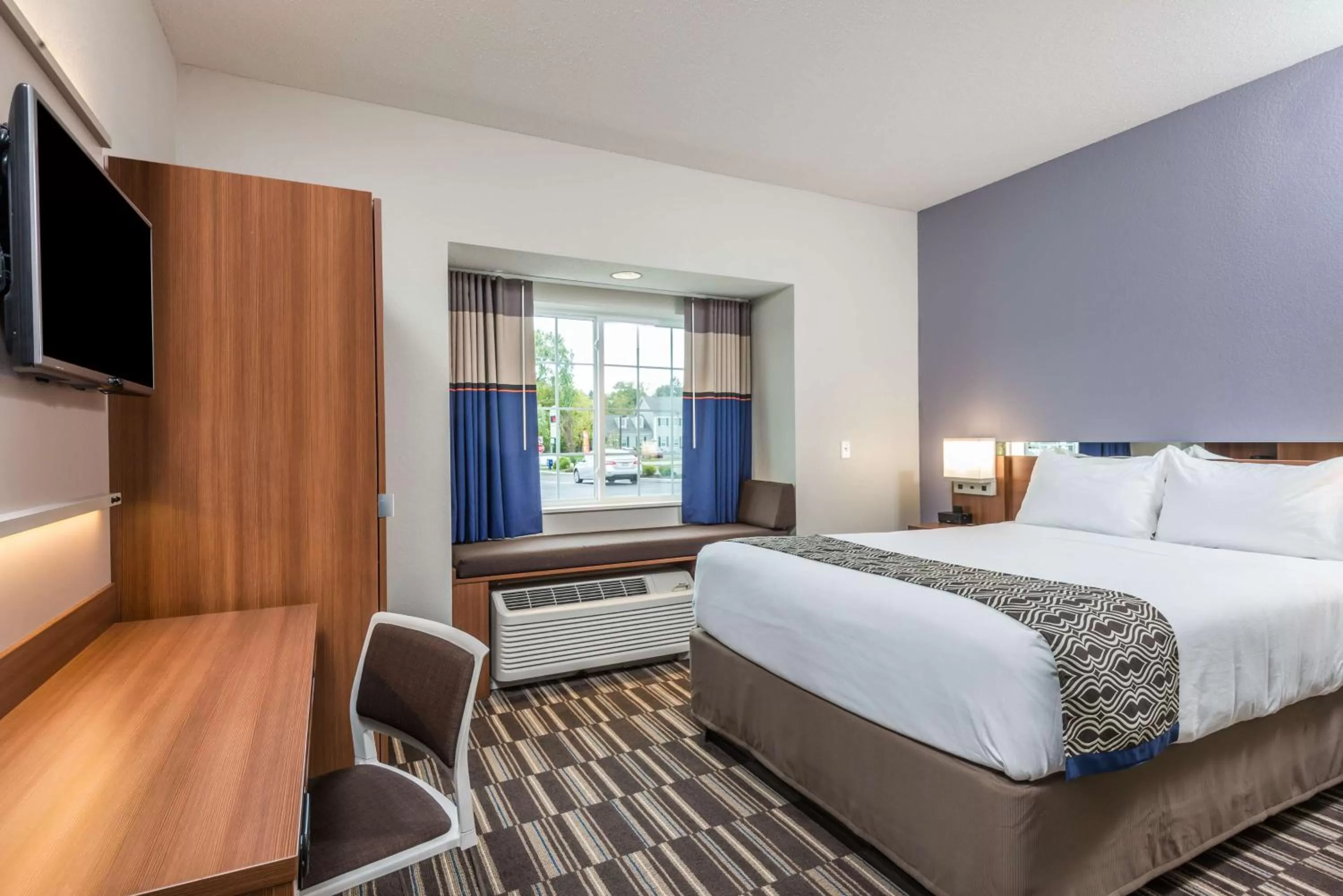 Queen Studio Suite - Non-Smoking in Microtel Inn & Suites by Wyndham Altoona