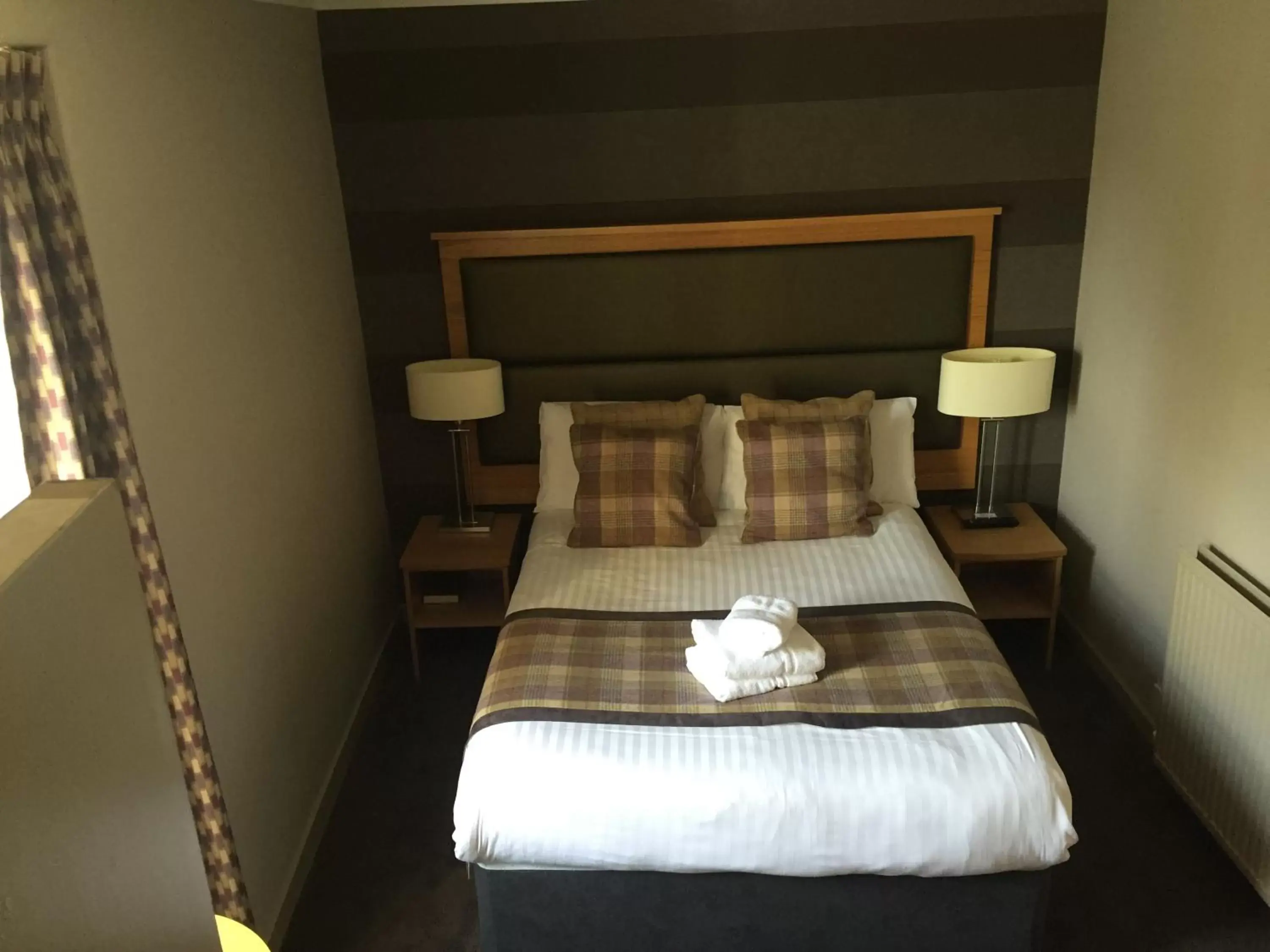 Bedroom, Bed in Buchan Hotel