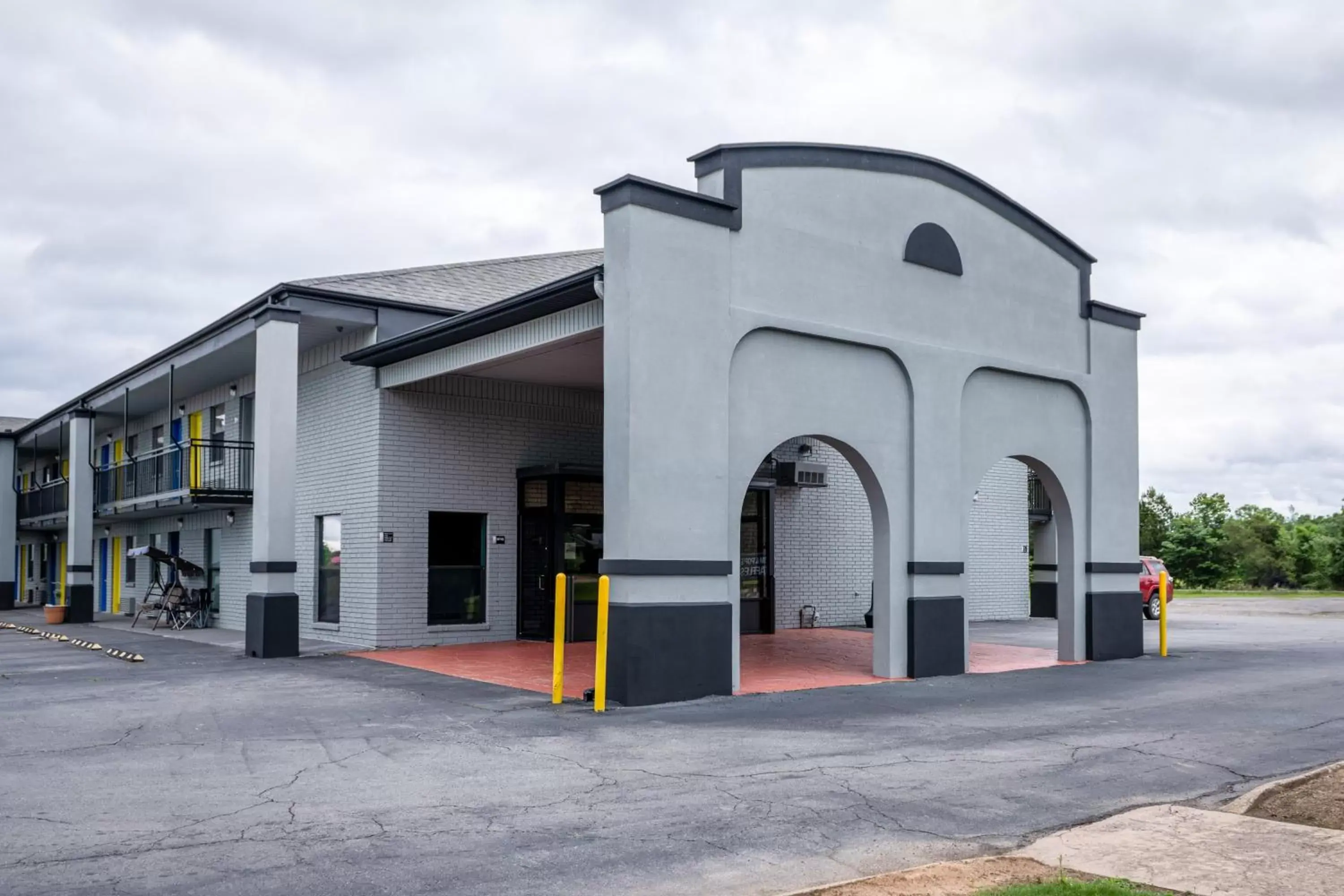 Property Building in Morrilton Inn