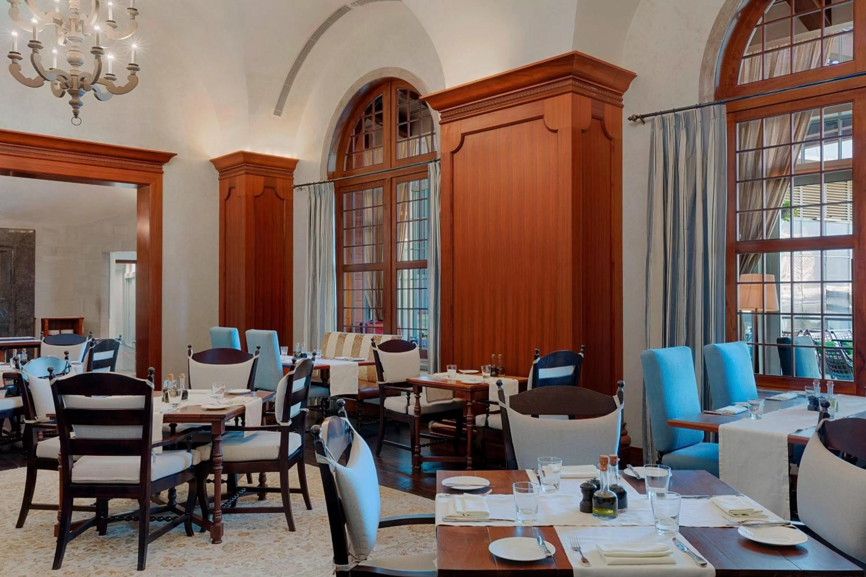 Restaurant/places to eat in The St. Regis Abu Dhabi