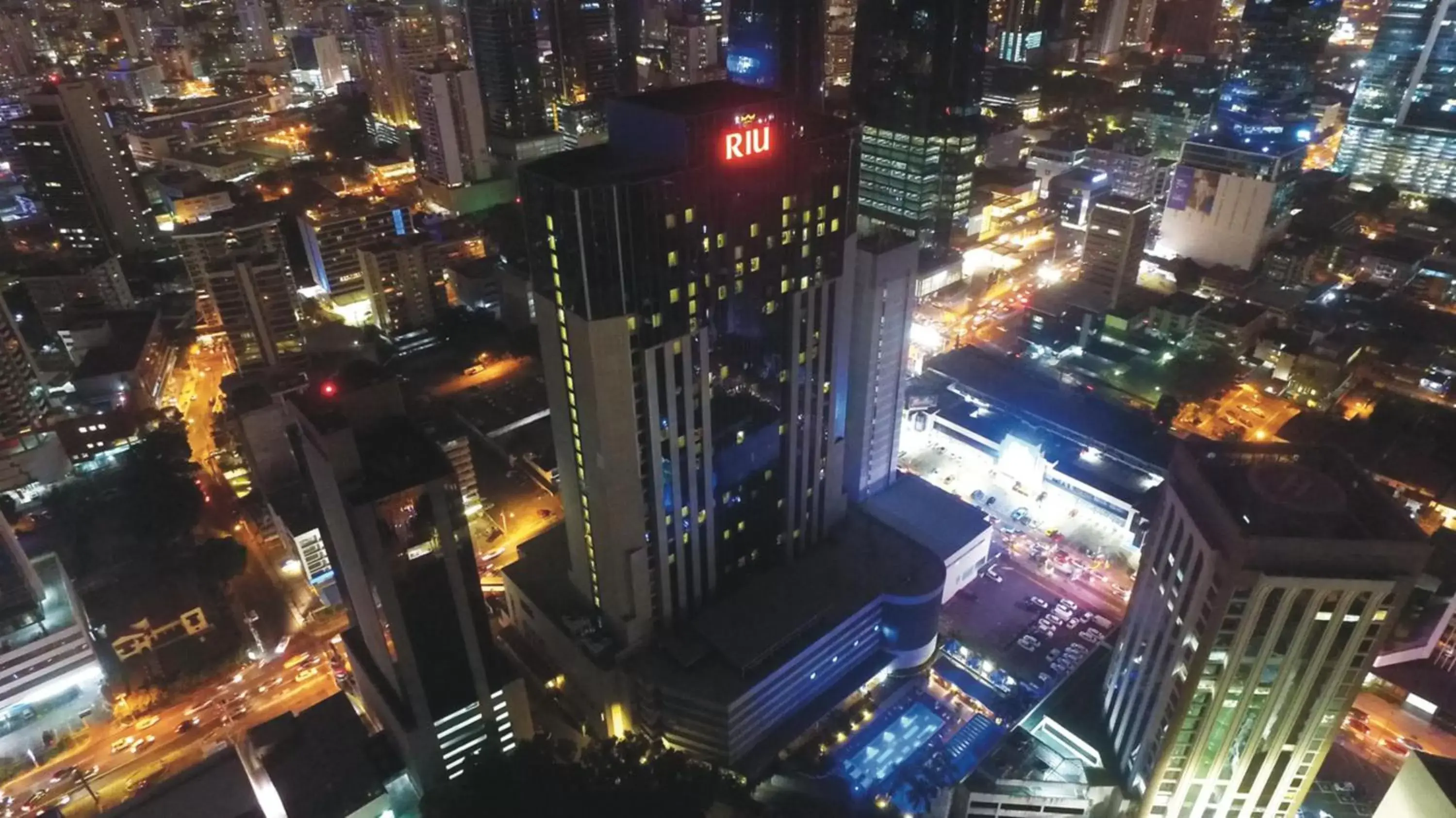 Property building, Bird's-eye View in Riu Plaza Panamá