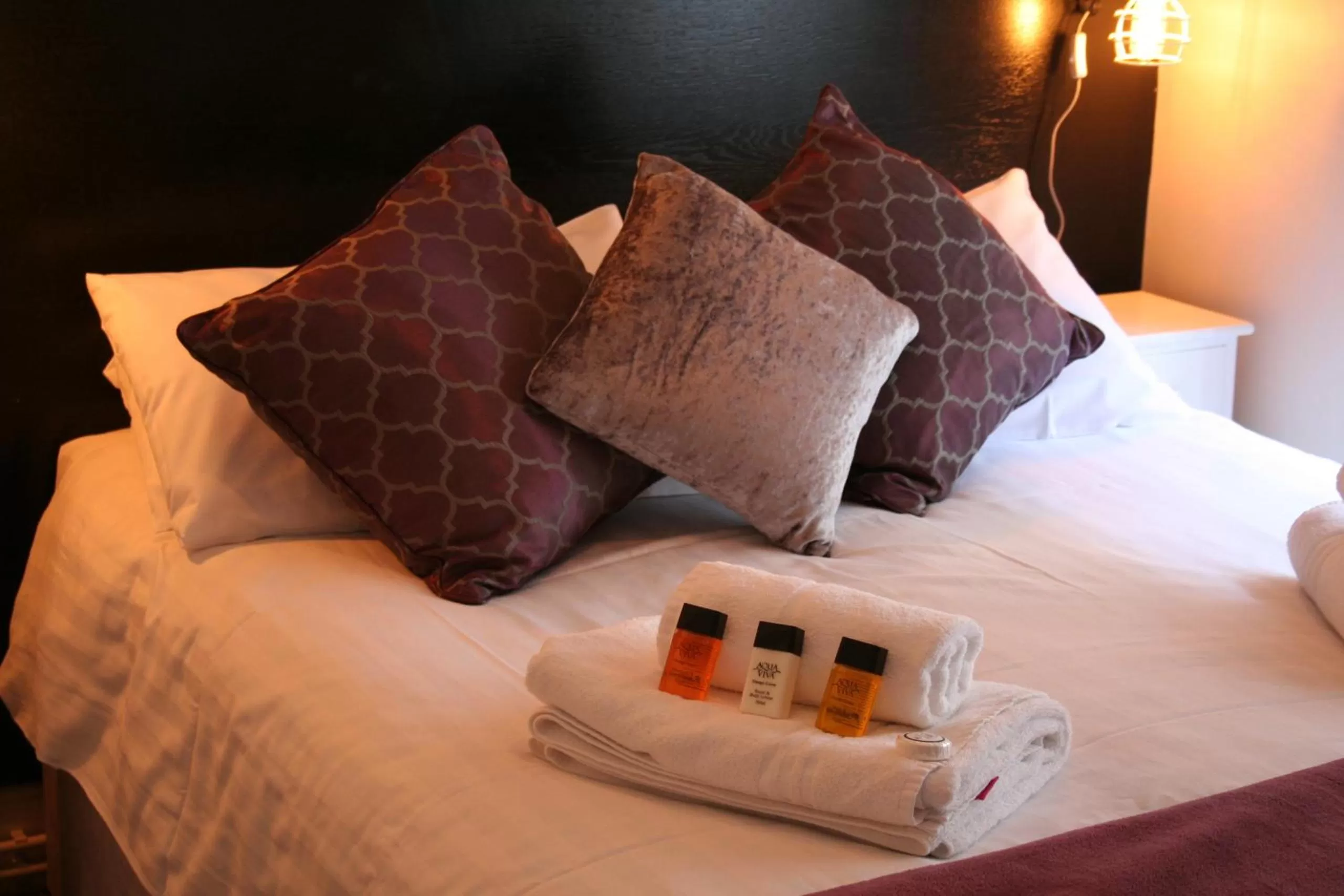 Bedroom, Bed in The Lady Elizabeth