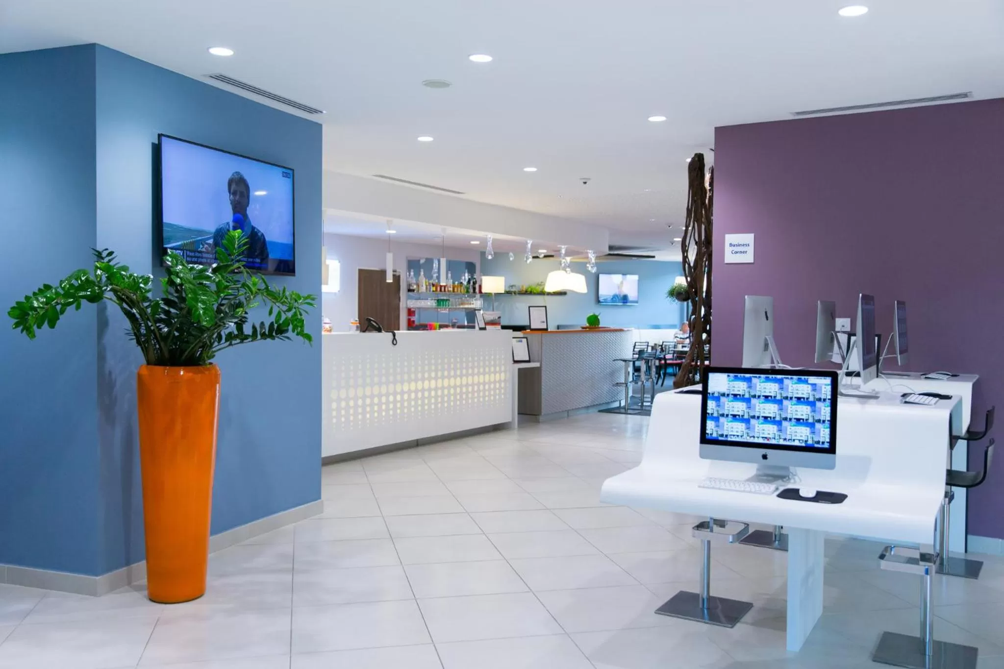 Property building in Holiday Inn Express Toulon - Est by IHG