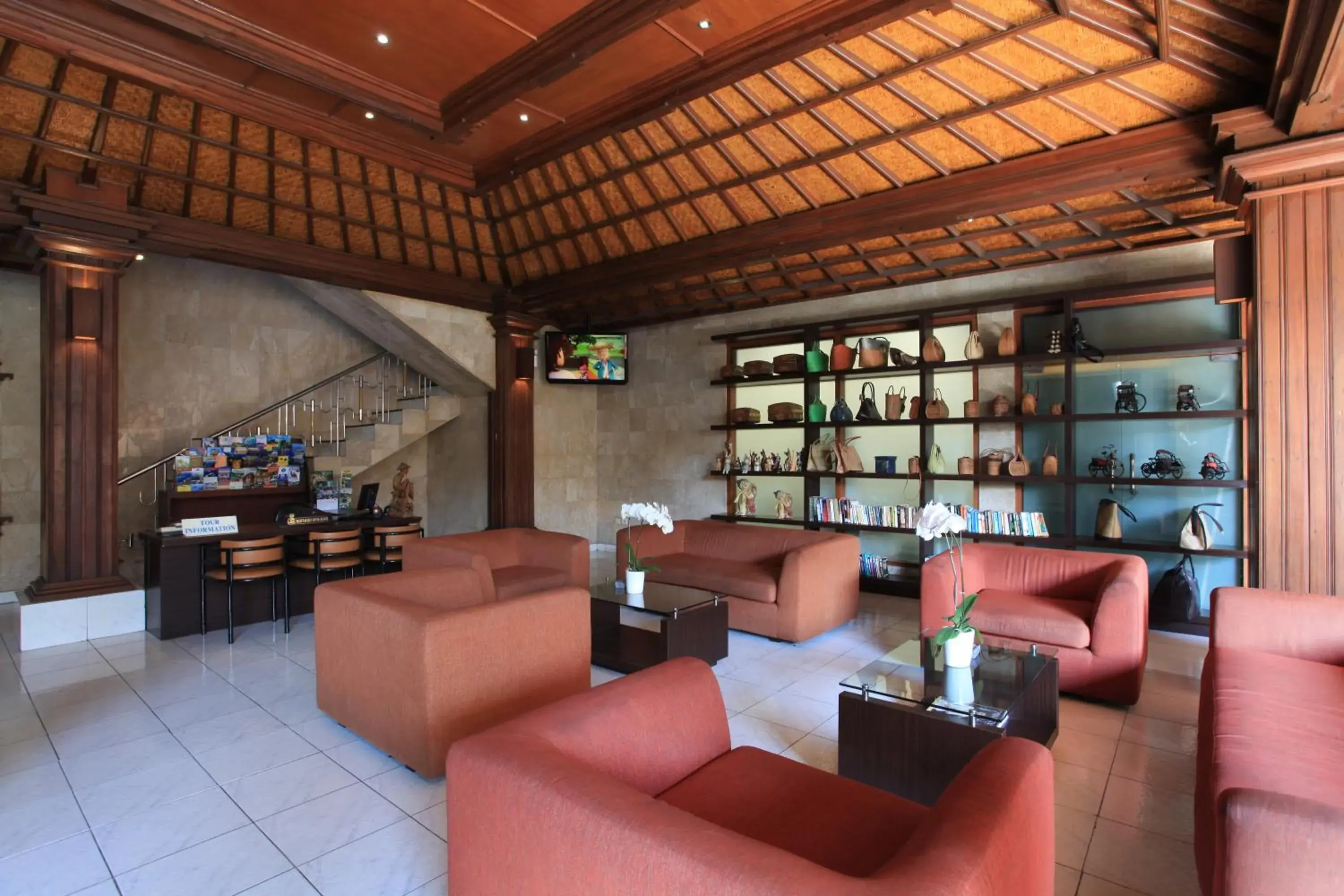 Lobby or reception in Matahari Bungalow Hotel