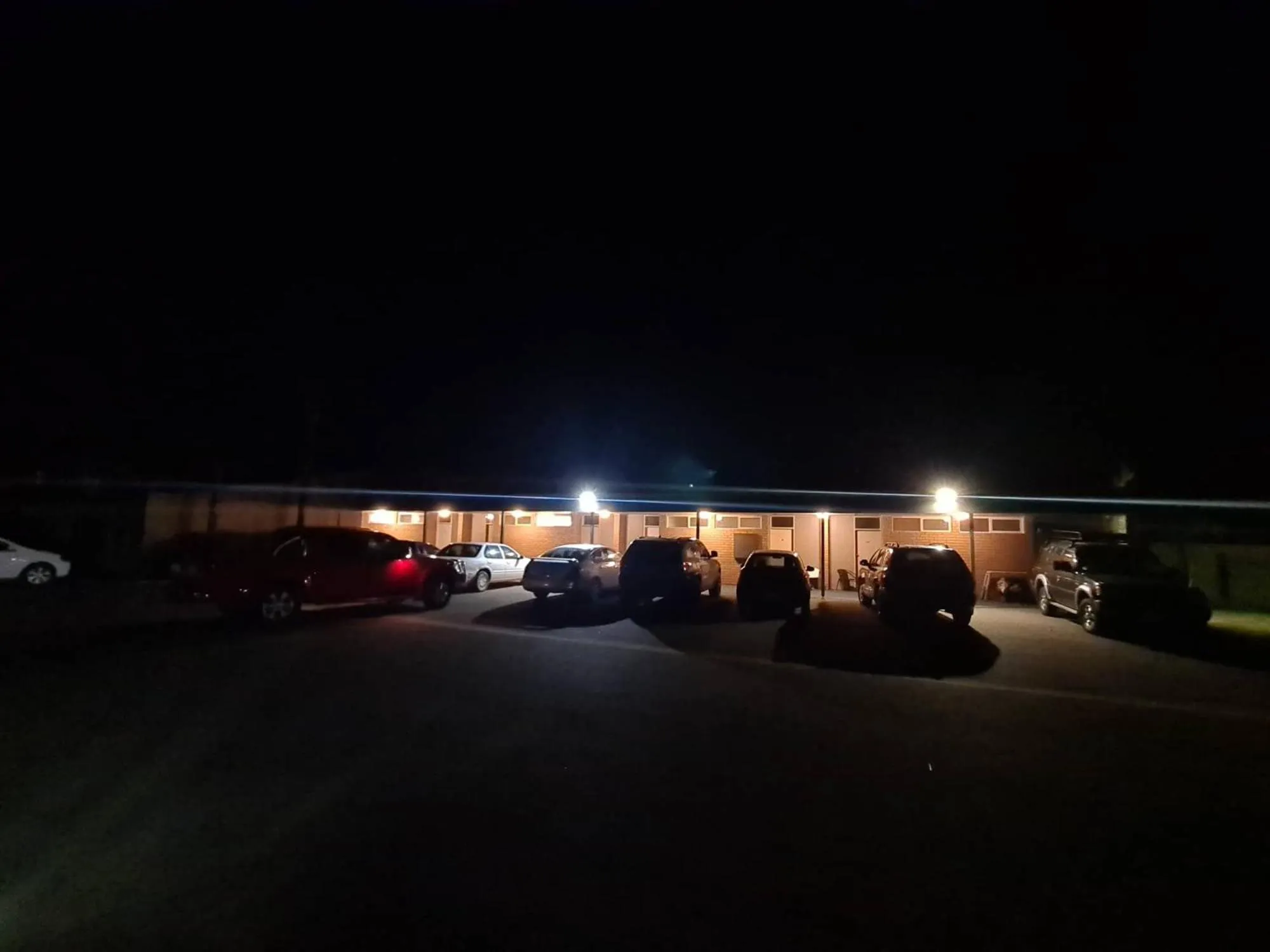 Parking in Cottonwood Motor Inn