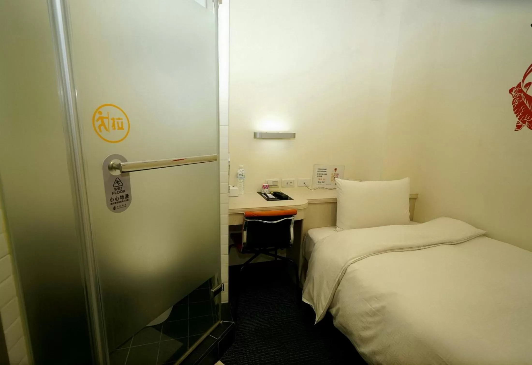 bunk bed, Bed in Century Hotel