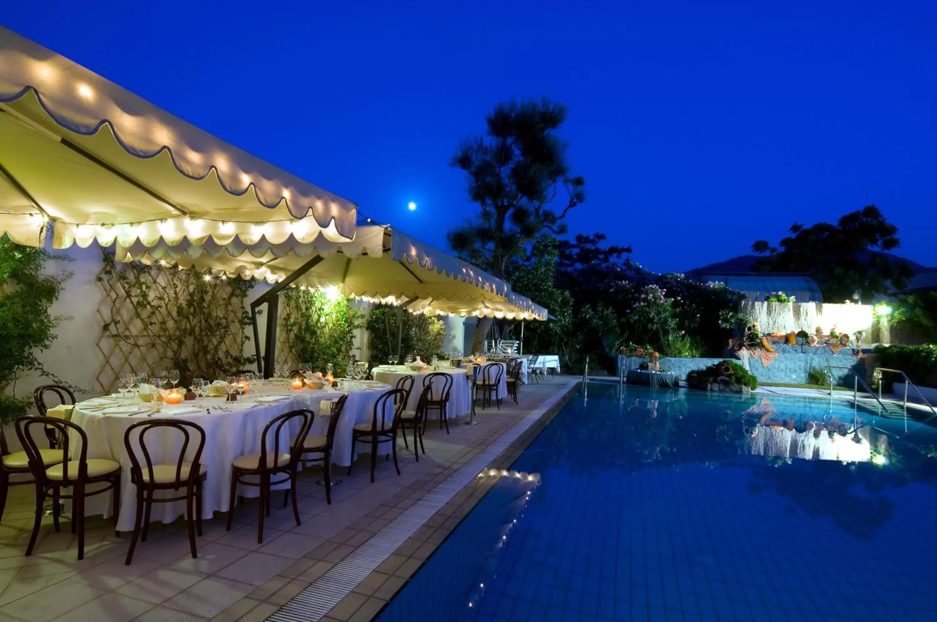Restaurant/places to eat, Swimming Pool in Hotel Villa Durrueli Resort & Spa