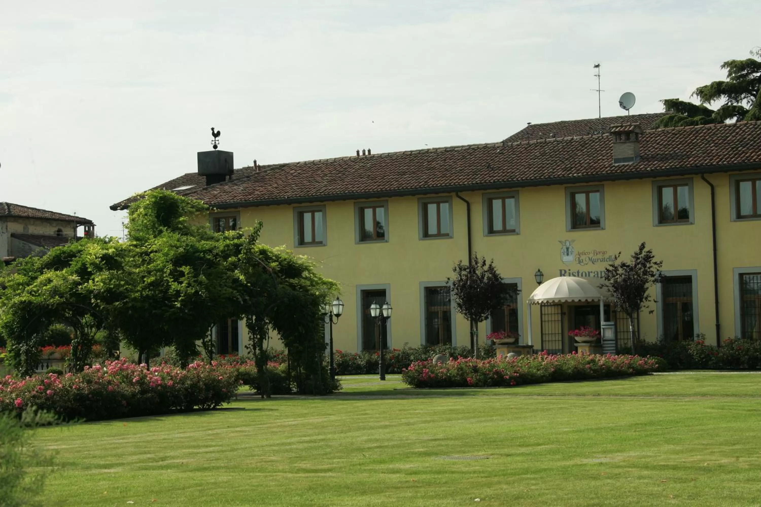 Property building in Bes Hotel Bergamo Cologno al Serio