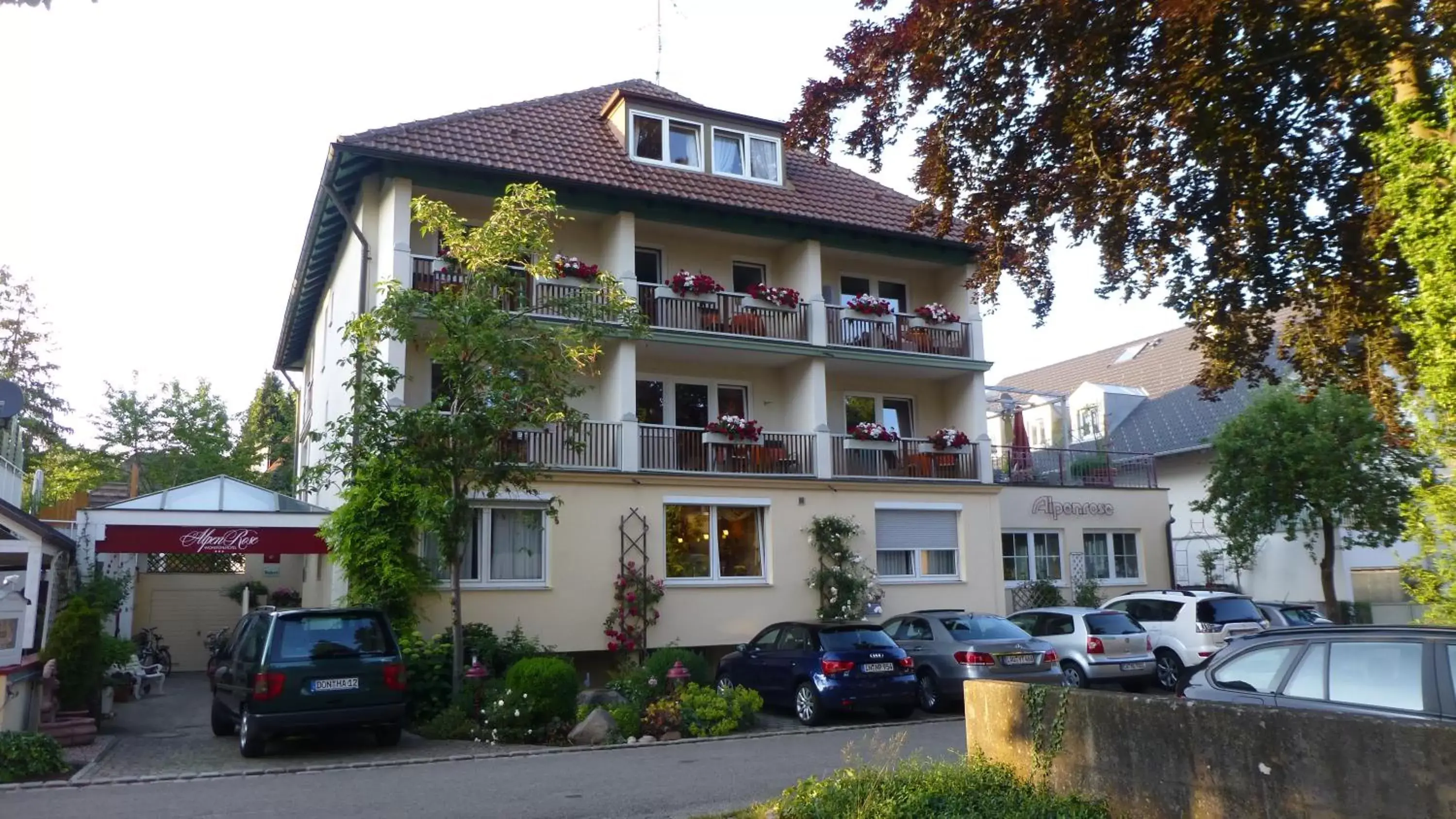 Facade/entrance, Property Building in Wohlfühlhotel Alpenrose