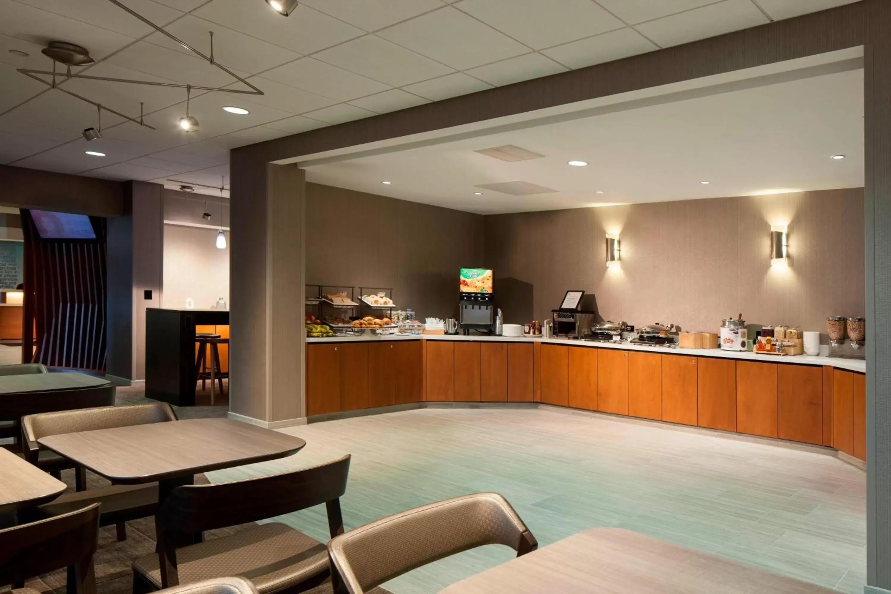 Breakfast, Restaurant/Places to Eat in SpringHill Suites Chicago Lincolnshire