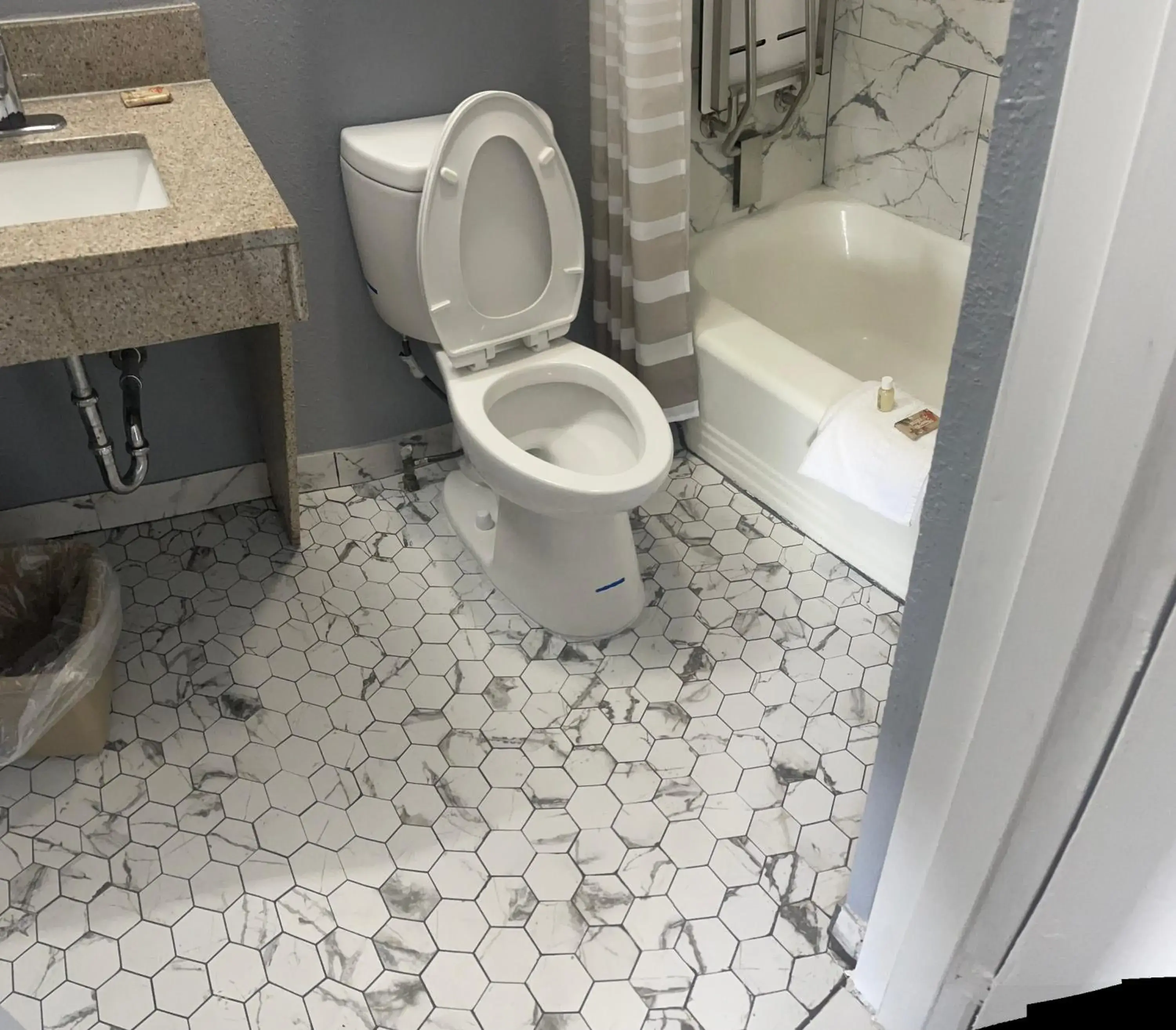 Bathroom in Americas Best Value Inn-Savannah