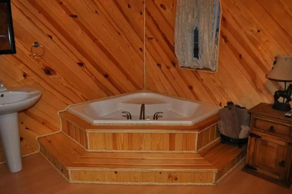 Family Room with Bath in Diamonds Old West Family Room with Bath in Diamonds Old West