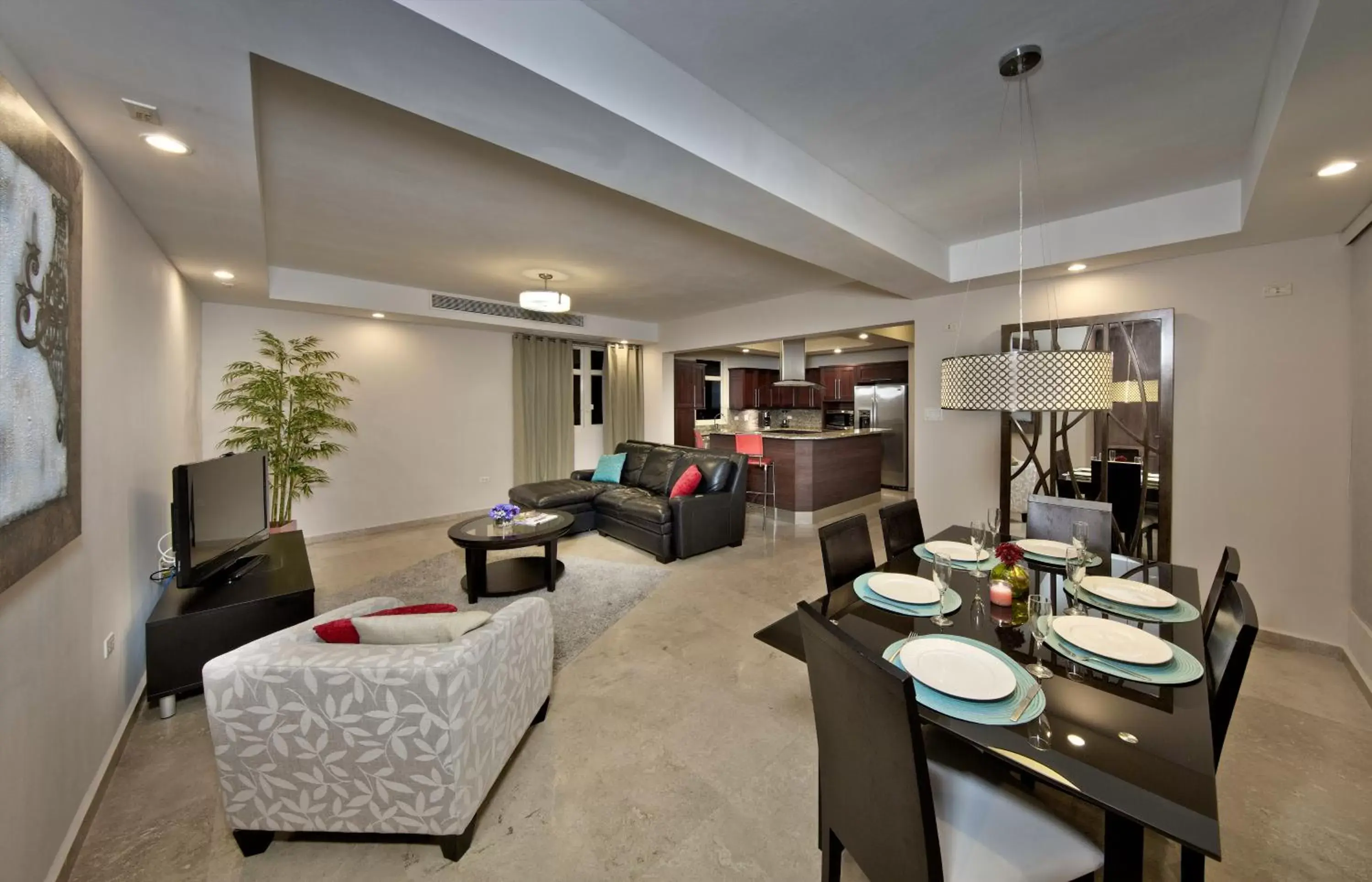 TV and multimedia, Dining Area in Ciqala Luxury Suites - San Juan